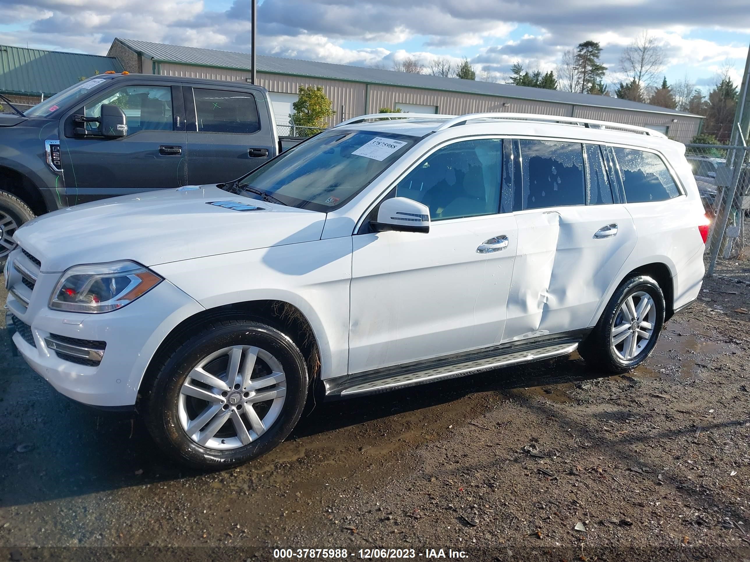 Photo 5 VIN: 4JGDF6EE5FA551899 - MERCEDES-BENZ GL-KLASSE 