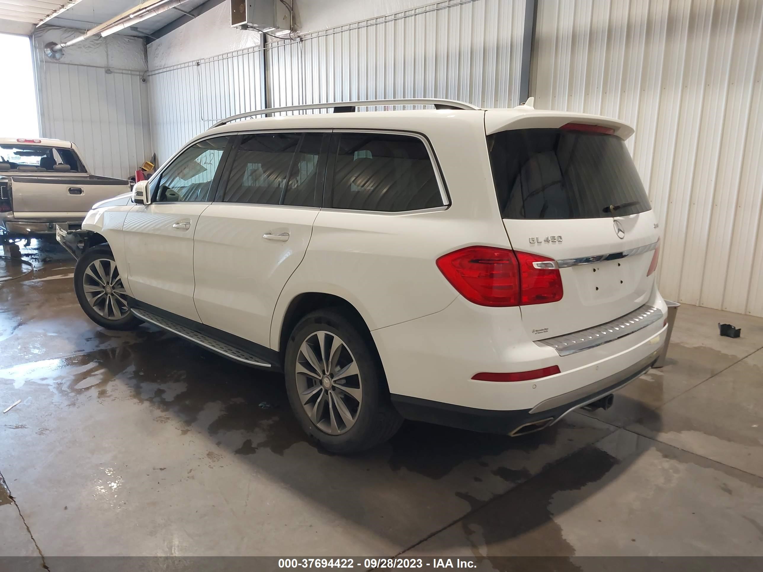 Photo 2 VIN: 4JGDF6EE6GA635439 - MERCEDES-BENZ GL 