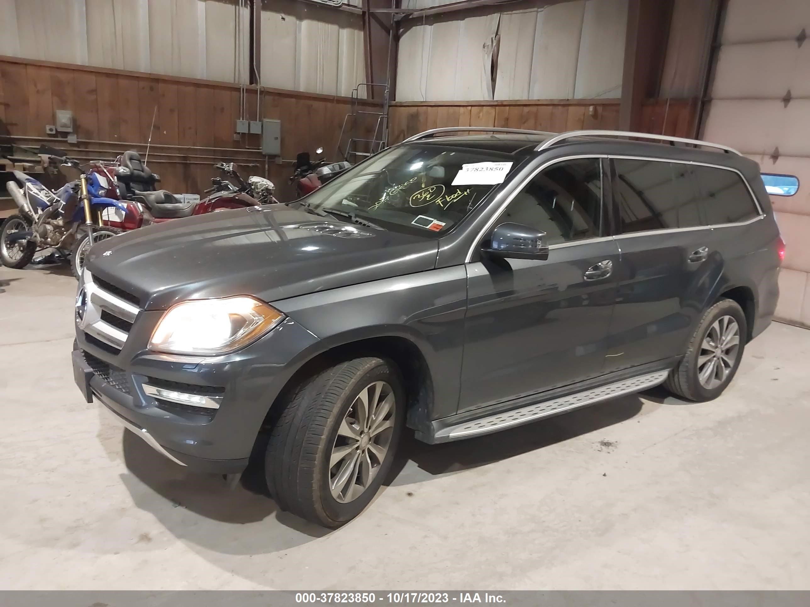 Photo 1 VIN: 4JGDF6EE7FA574956 - MERCEDES-BENZ GL-KLASSE 