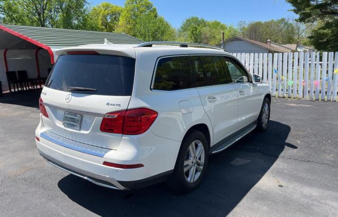 Photo 3 VIN: 4JGDF6EE9FA524494 - MERCEDES-BENZ GL-CLASS 