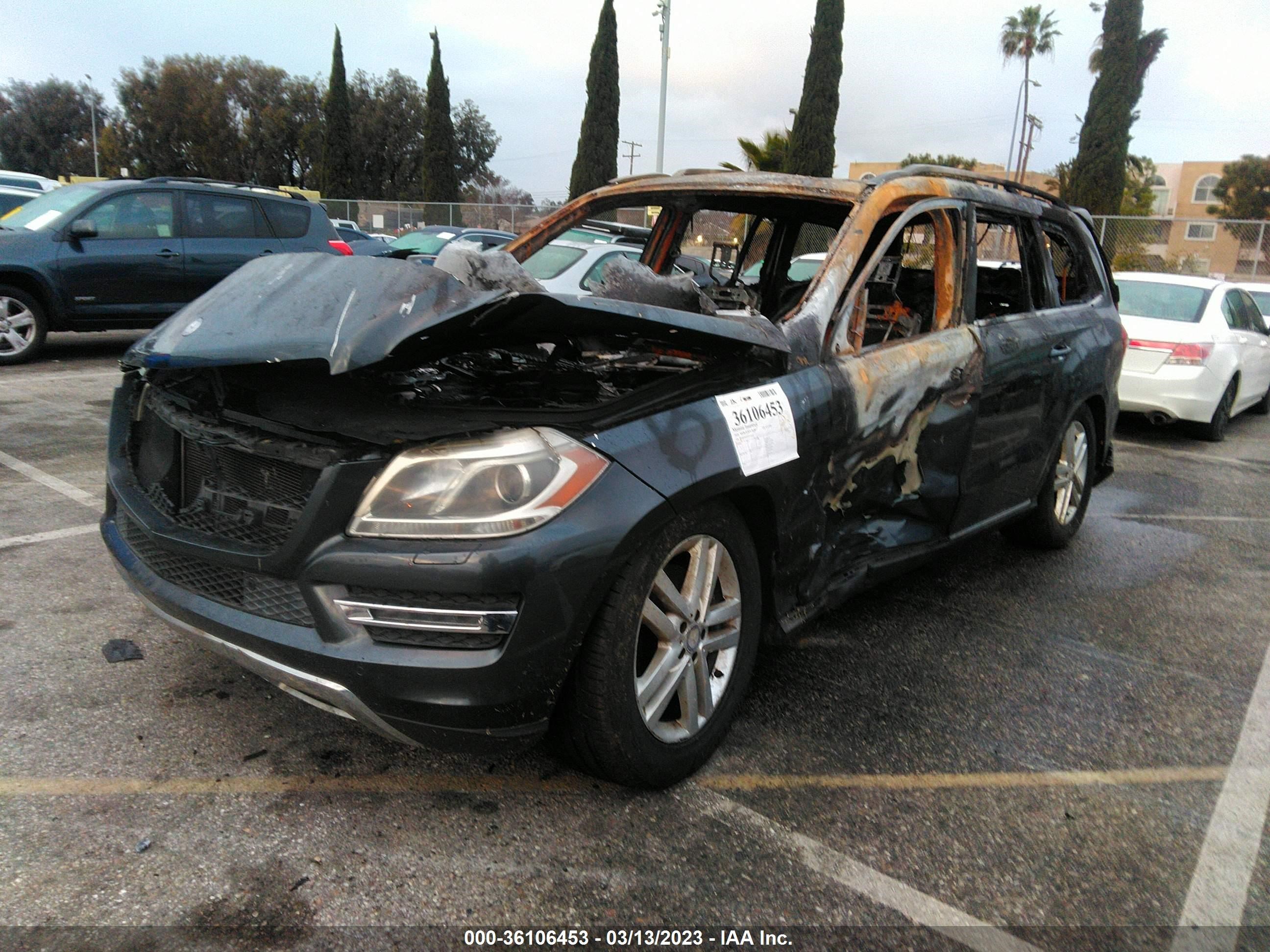 Photo 1 VIN: 4JGDF7CE1EA314477 - MERCEDES-BENZ GL-KLASSE 