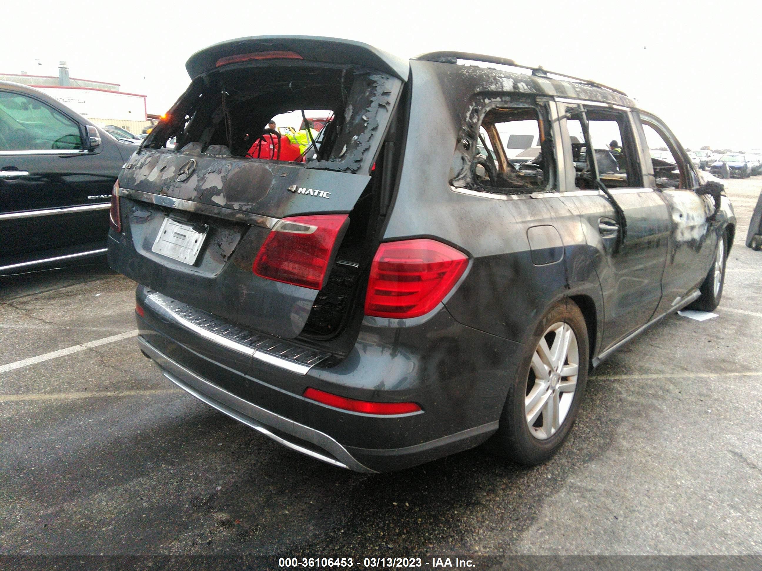 Photo 3 VIN: 4JGDF7CE1EA314477 - MERCEDES-BENZ GL-KLASSE 