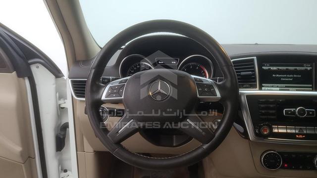 Photo 26 VIN: 4JGDF7CE1EA426504 - MERCEDES GL 