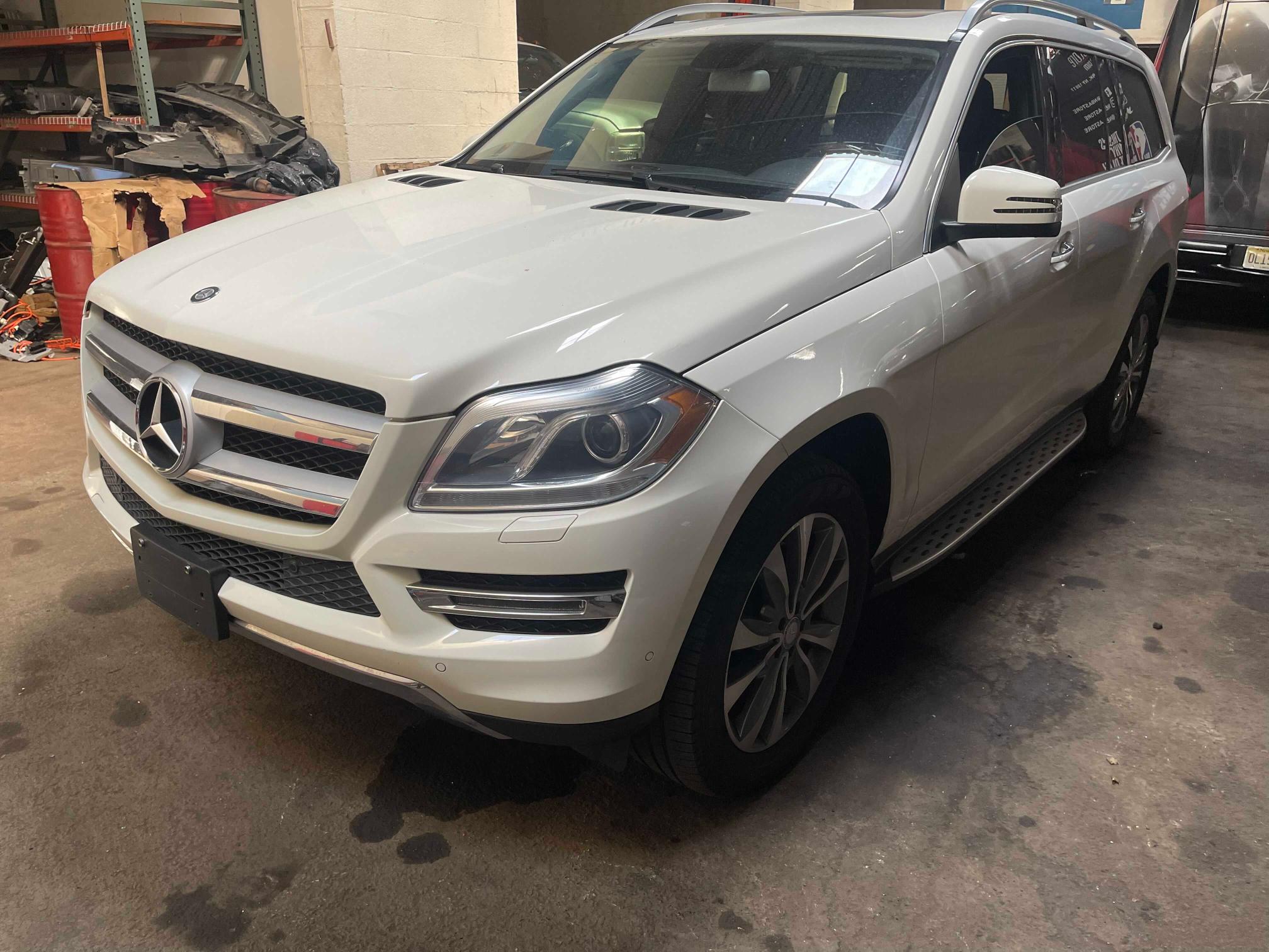 Photo 1 VIN: 4JGDF7CE5DA227387 - MERCEDES-BENZ GL 450 4MA 