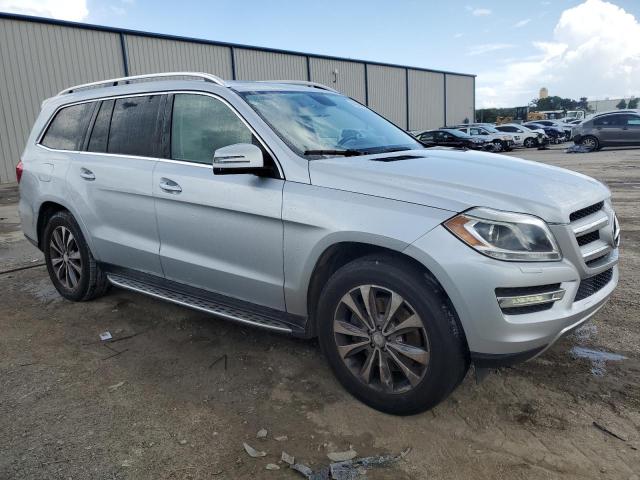 Photo 3 VIN: 4JGDF7CE9DA134095 - MERCEDES-BENZ GL-CLASS 