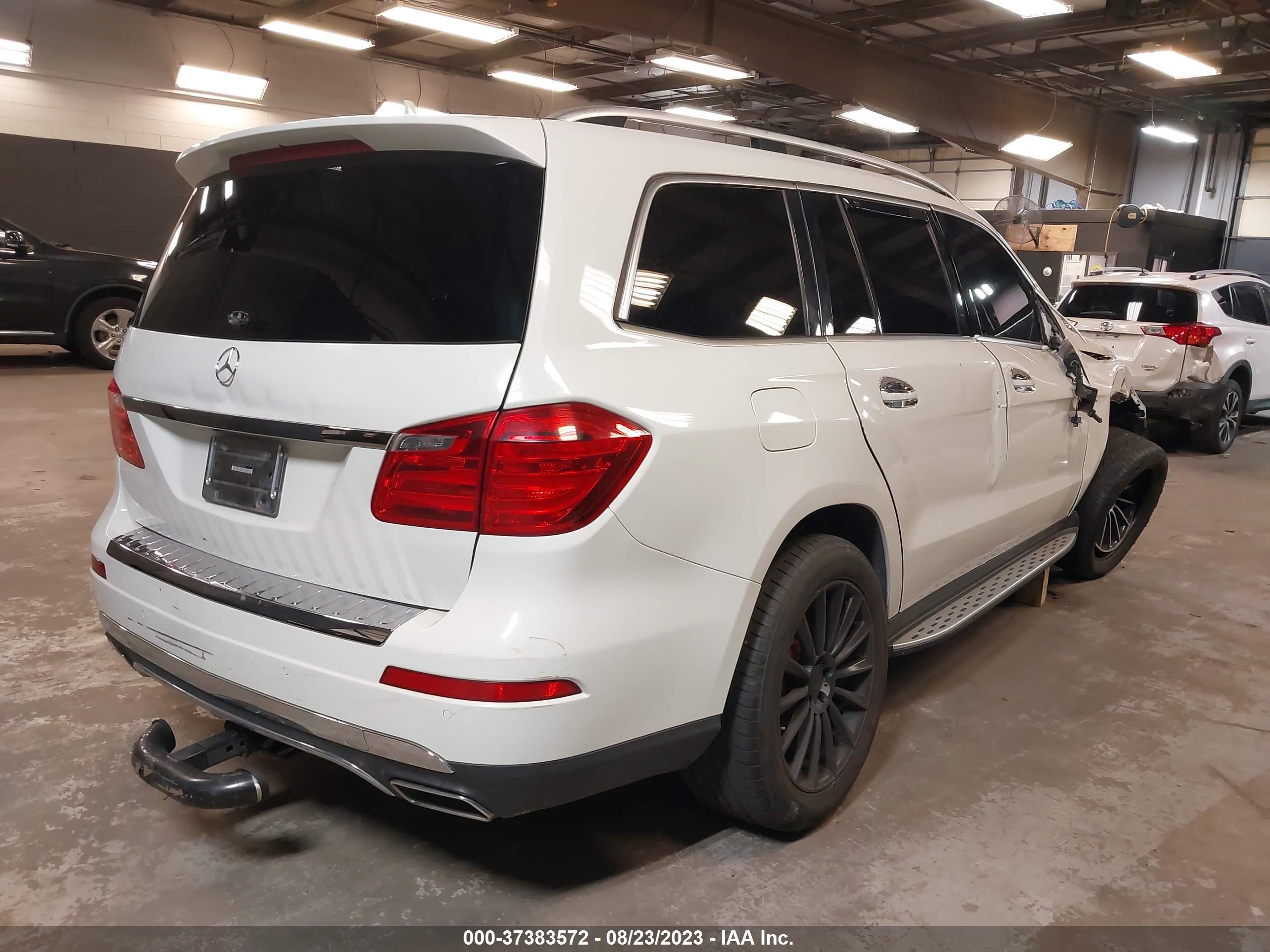 Photo 3 VIN: 4JGDF7CE9DA179554 - MERCEDES-BENZ GL-KLASSE 