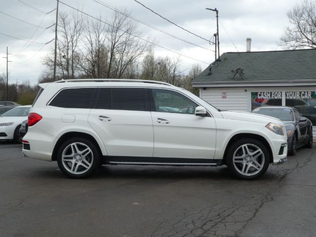 Photo 4 VIN: 4JGDF7DE2EA311716 - MERCEDES-BENZ GL-CLASS 