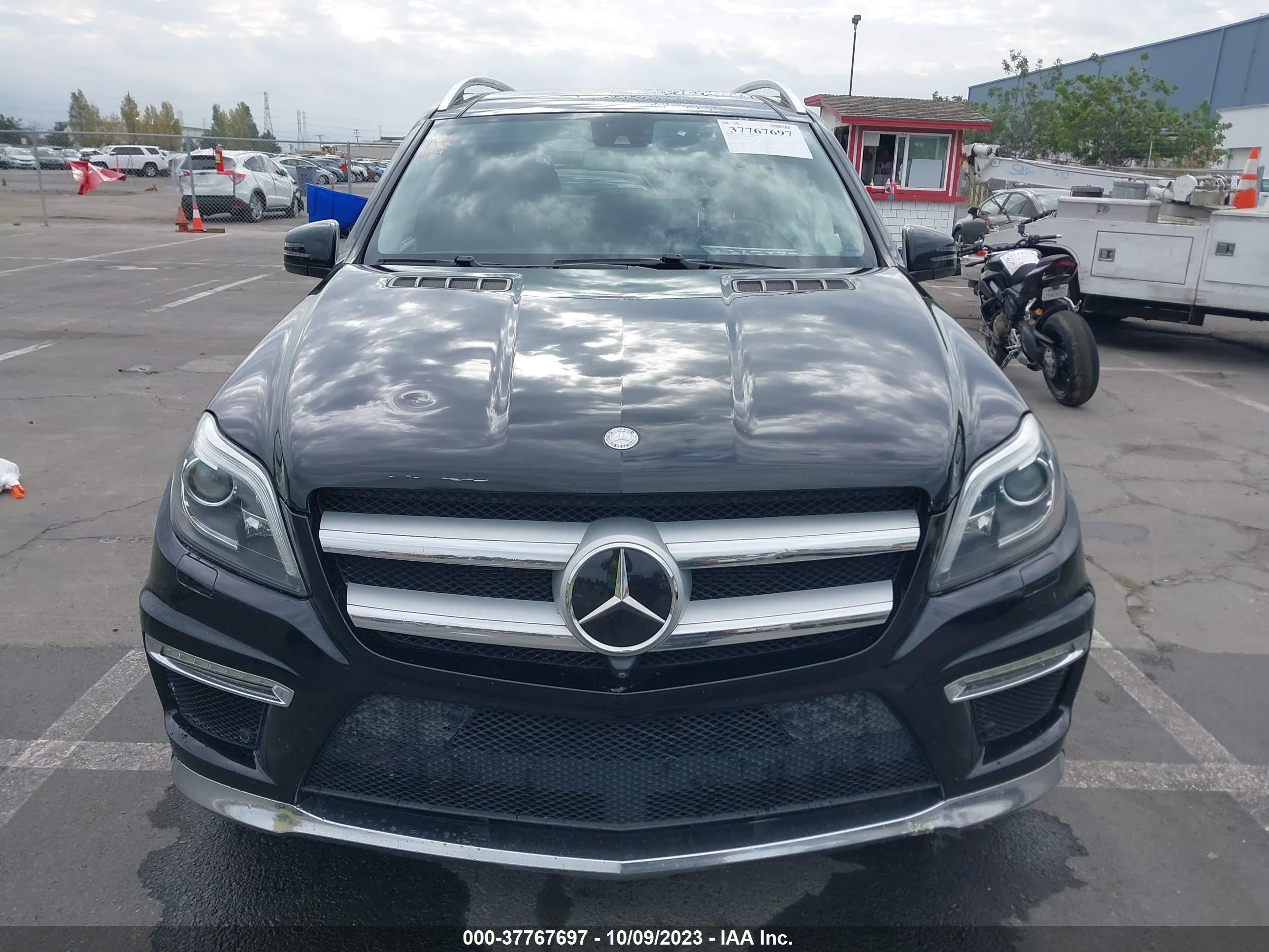 Photo 10 VIN: 4JGDF7DE2GA673225 - MERCEDES-BENZ GL 