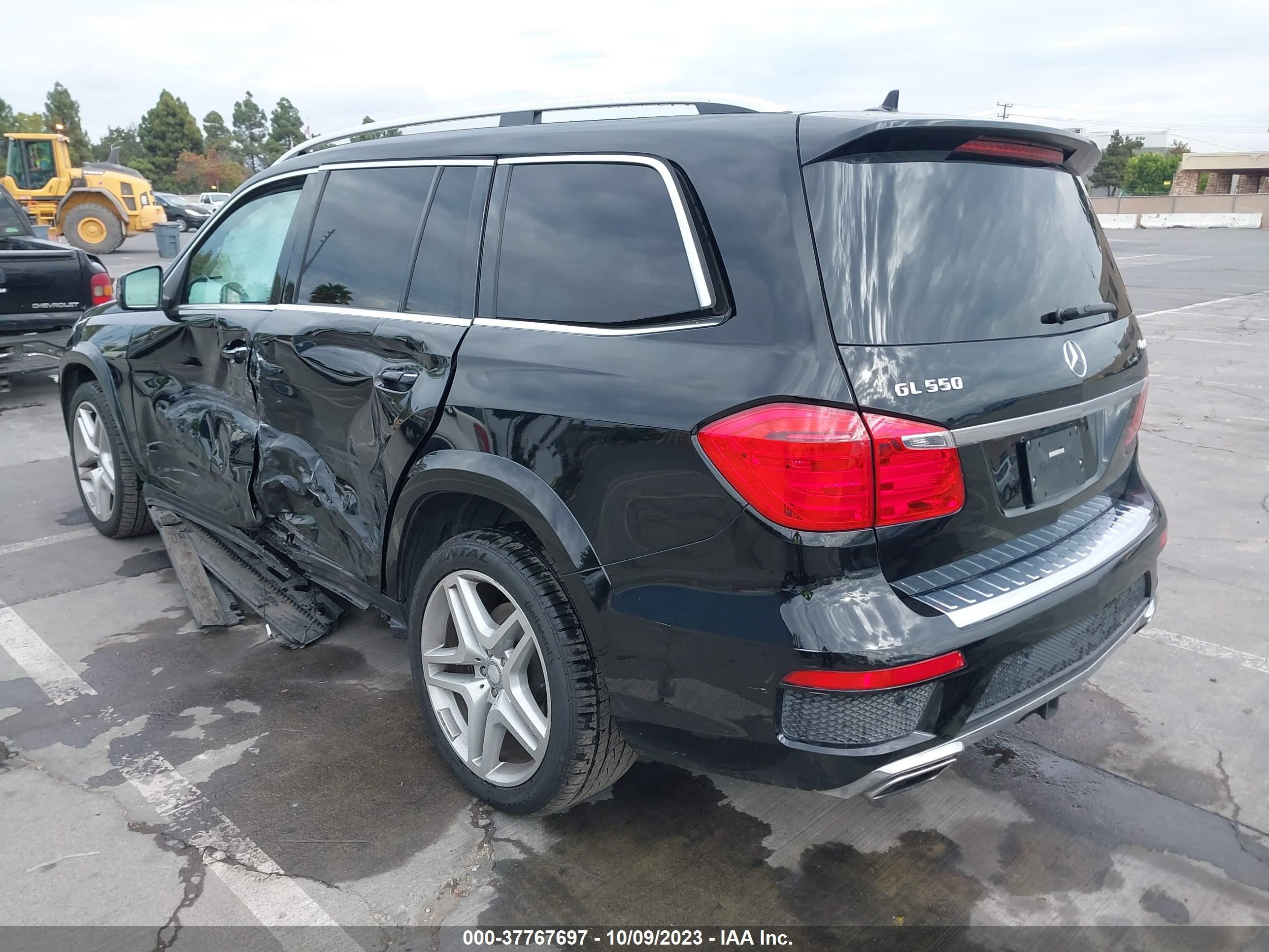 Photo 2 VIN: 4JGDF7DE2GA673225 - MERCEDES-BENZ GL 