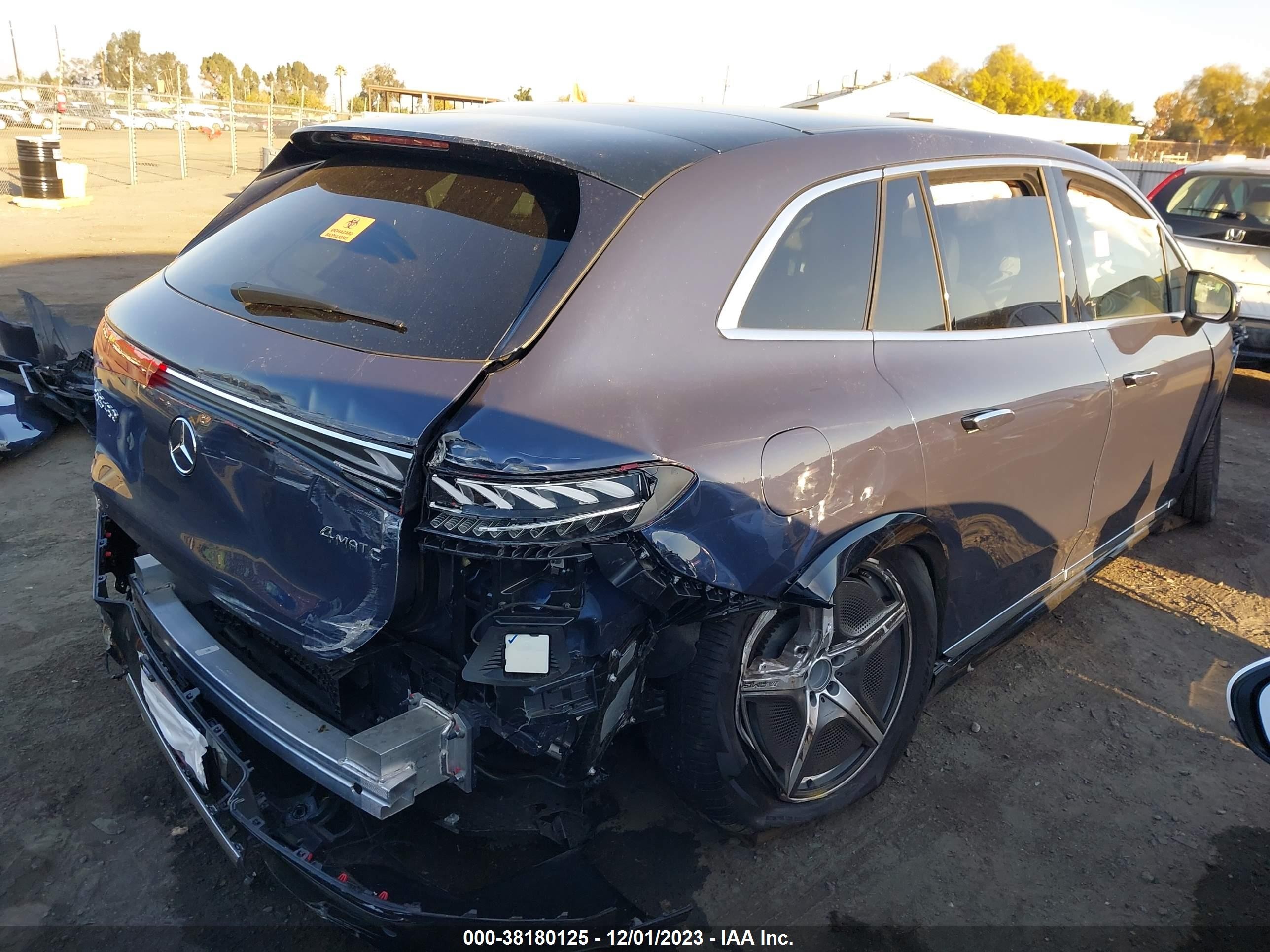 Photo 3 VIN: 4JGDM2EB7PA006860 - MERCEDES-BENZ NULL 