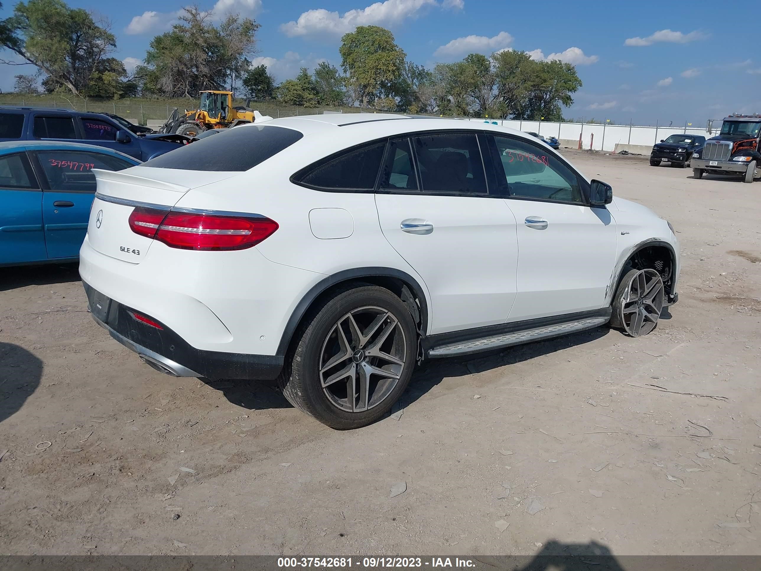 Photo 3 VIN: 4JGED6EB2JA104097 - MERCEDES-BENZ GLE 