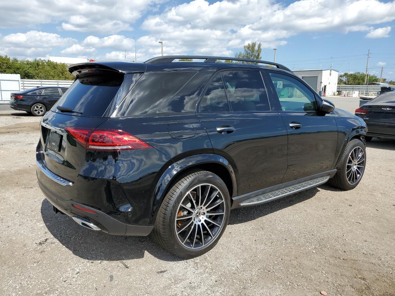 Photo 2 VIN: 4JGFB4JB1PA917458 - MERCEDES-BENZ GLE 