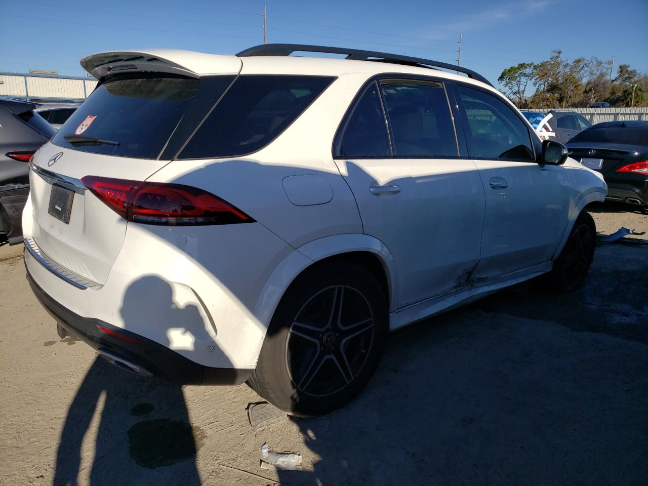 Photo 2 VIN: 4JGFB4JB5LA216092 - MERCEDES-BENZ GLE 