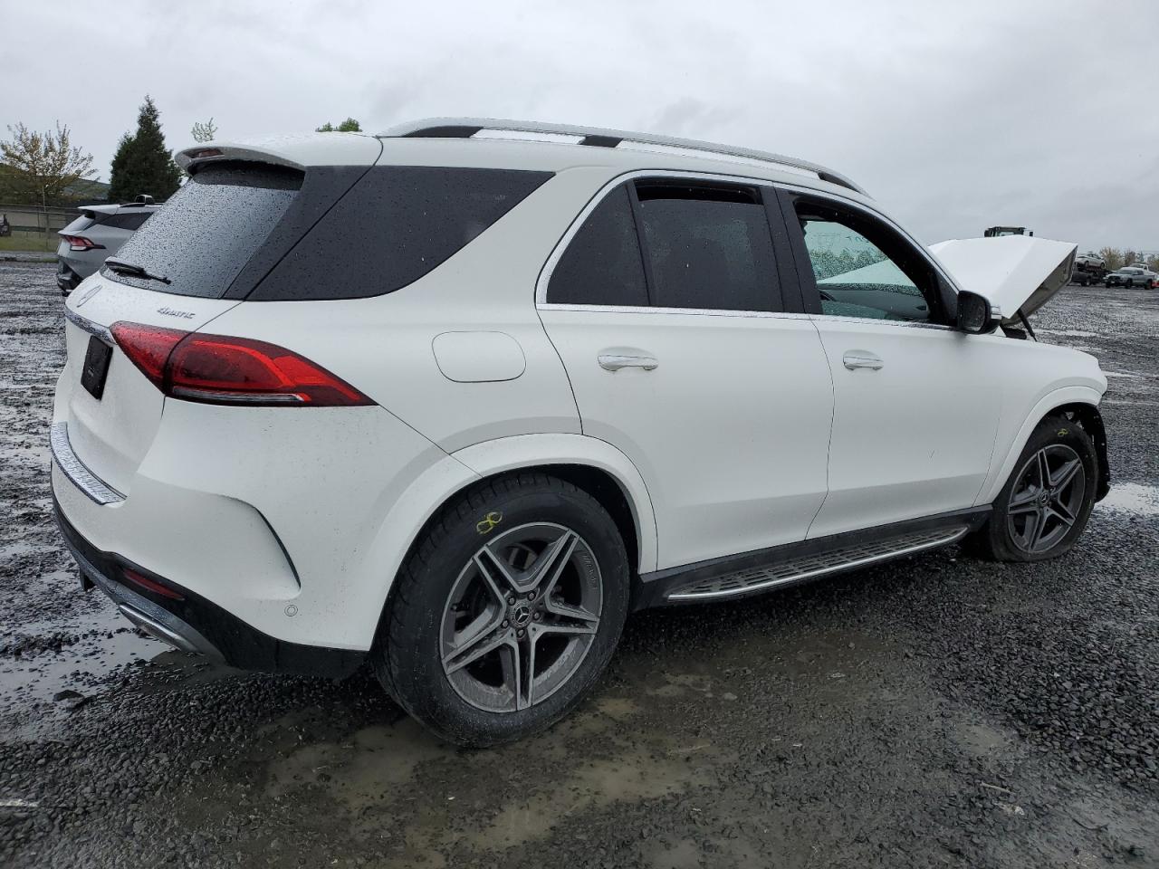 Photo 2 VIN: 4JGFB4KB0MA397974 - MERCEDES-BENZ GLE 