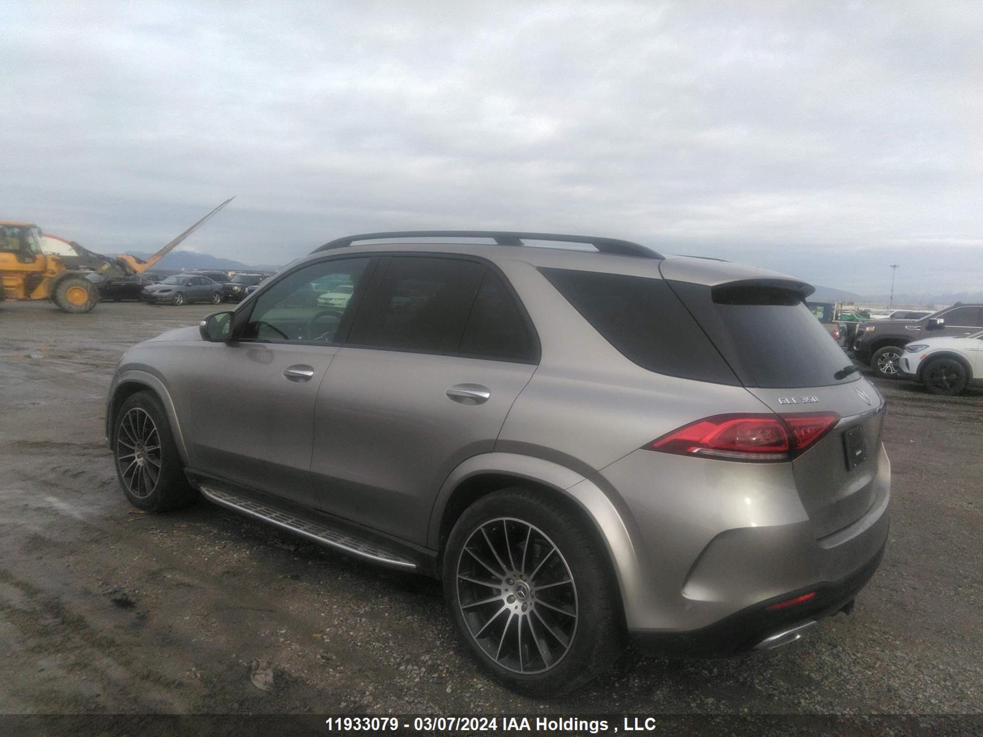 Photo 2 VIN: 4JGFB4KB2MA571155 - MERCEDES-BENZ GLE 