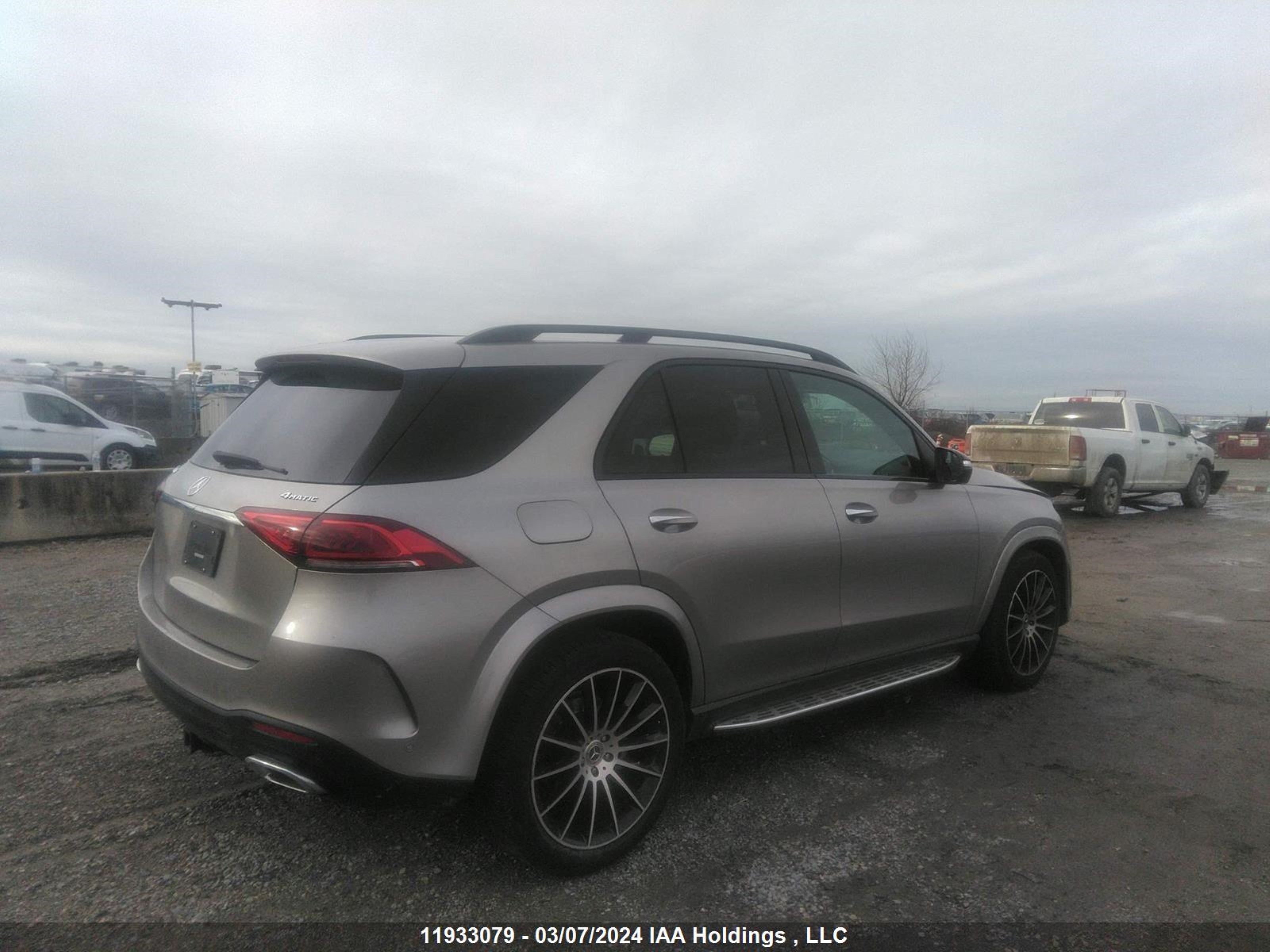 Photo 3 VIN: 4JGFB4KB2MA571155 - MERCEDES-BENZ GLE 