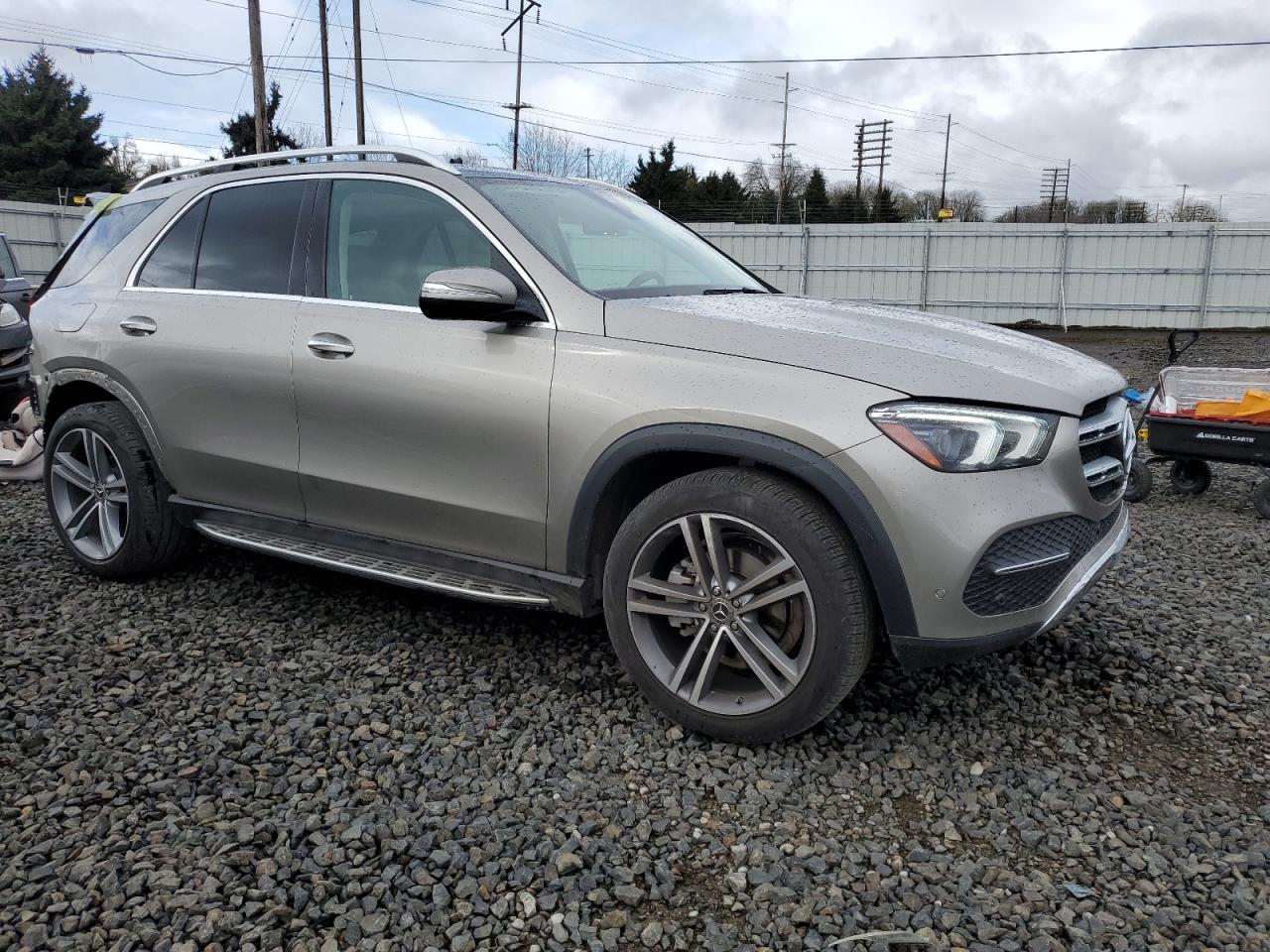 Photo 3 VIN: 4JGFB4KB2NA684167 - MERCEDES-BENZ GLE 