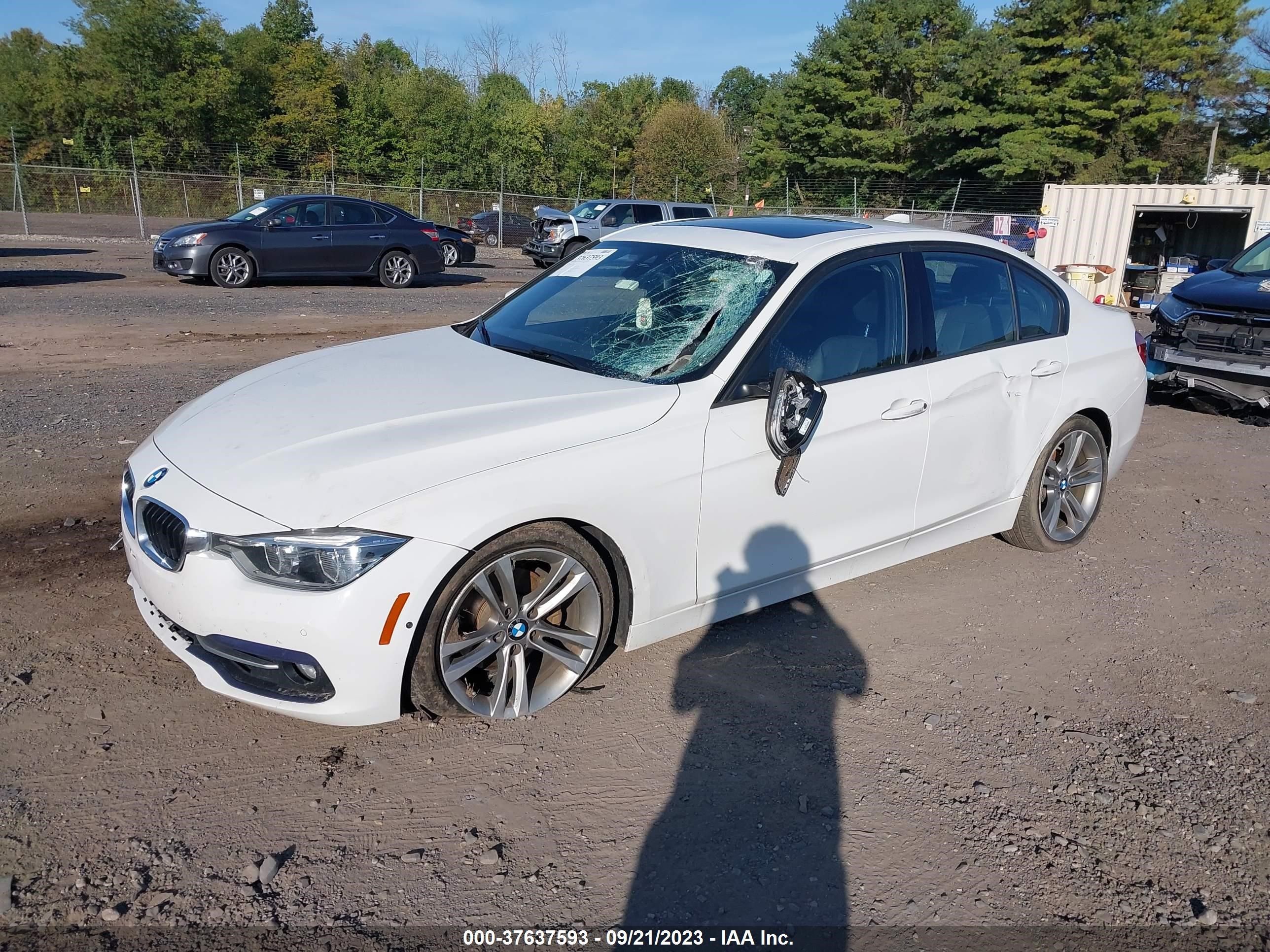 Photo 1 VIN: 4JGFB4KB4NA807127 - BMW 3ER 