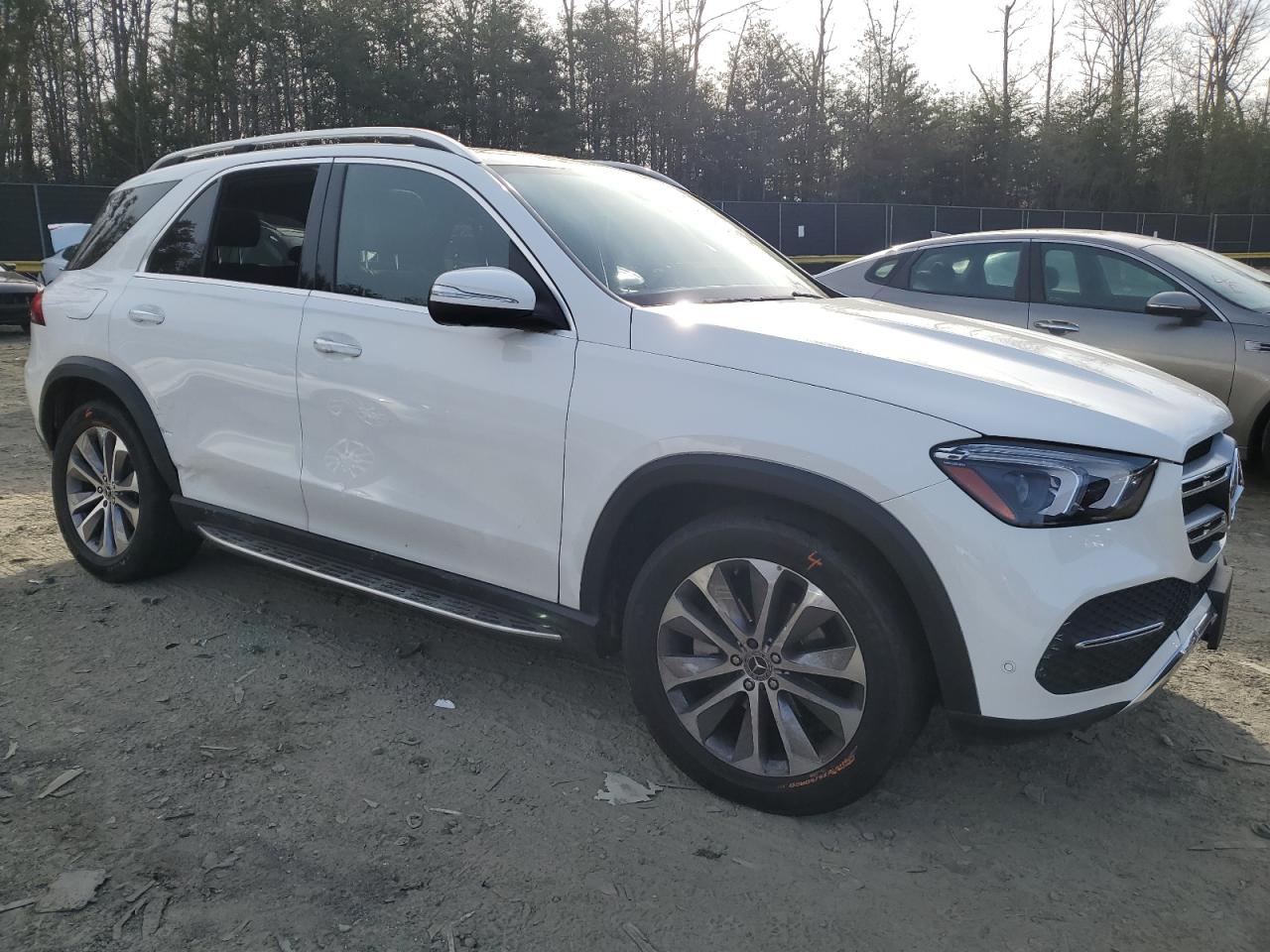 Photo 3 VIN: 4JGFB4KB7MA490958 - MERCEDES-BENZ GLE 