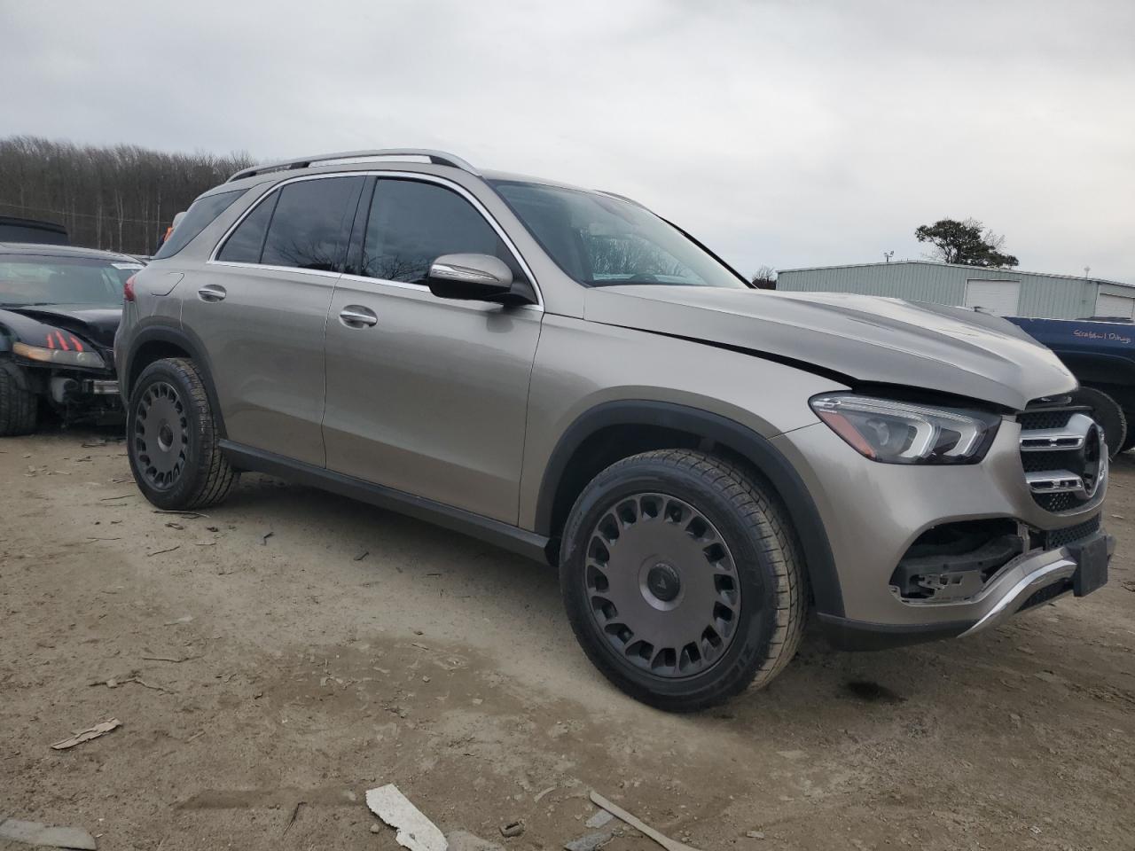 Photo 3 VIN: 4JGFB4KBXLA011706 - MERCEDES-BENZ GLE 