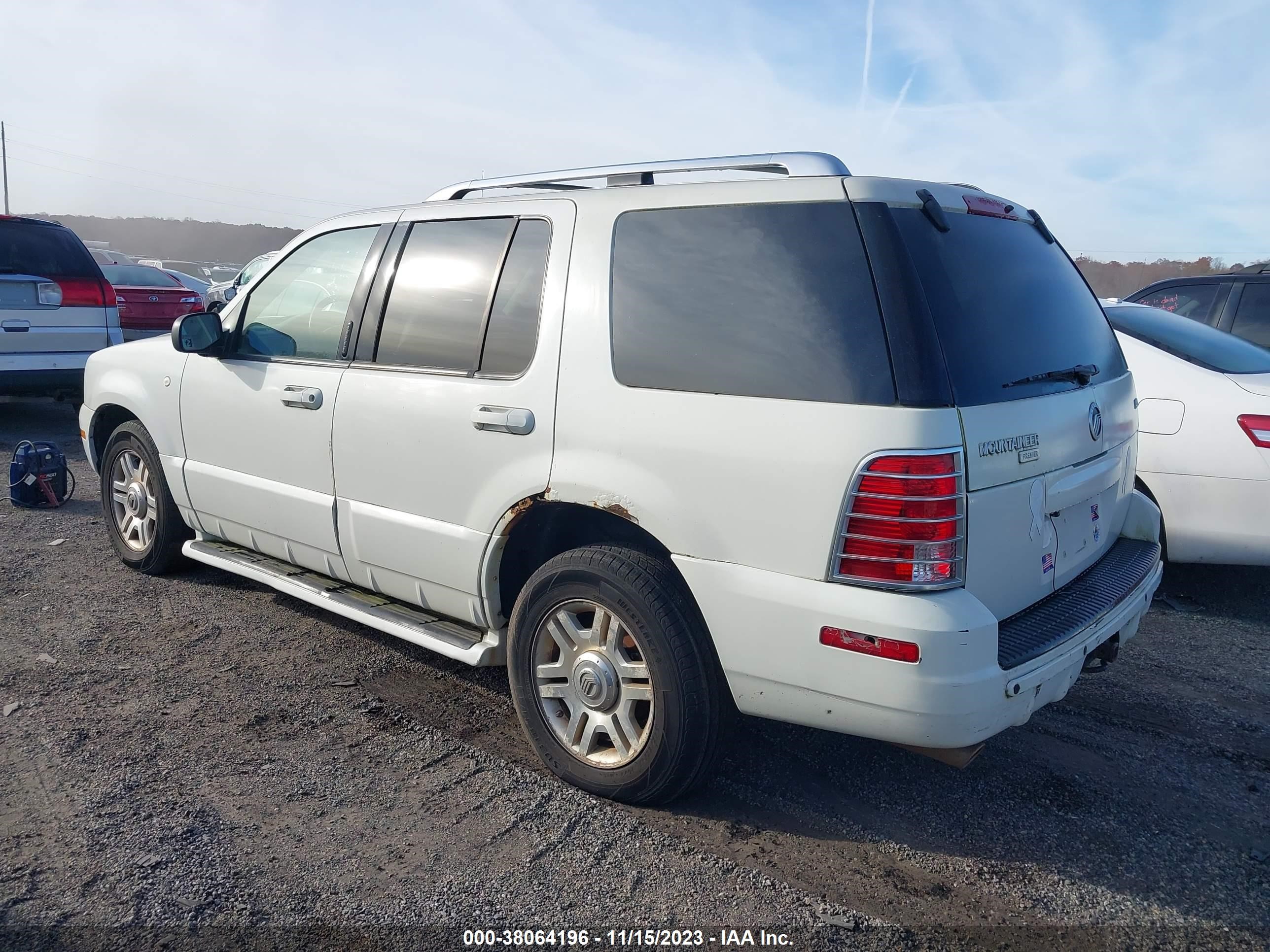 Photo 2 VIN: 4M20U86E34VJ52096 - MERCURY MOUNTAINEER 