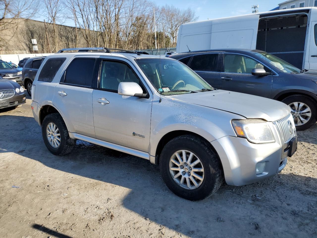 Photo 3 VIN: 4M2CN3K38AKJ08213 - MERCURY MARINER 