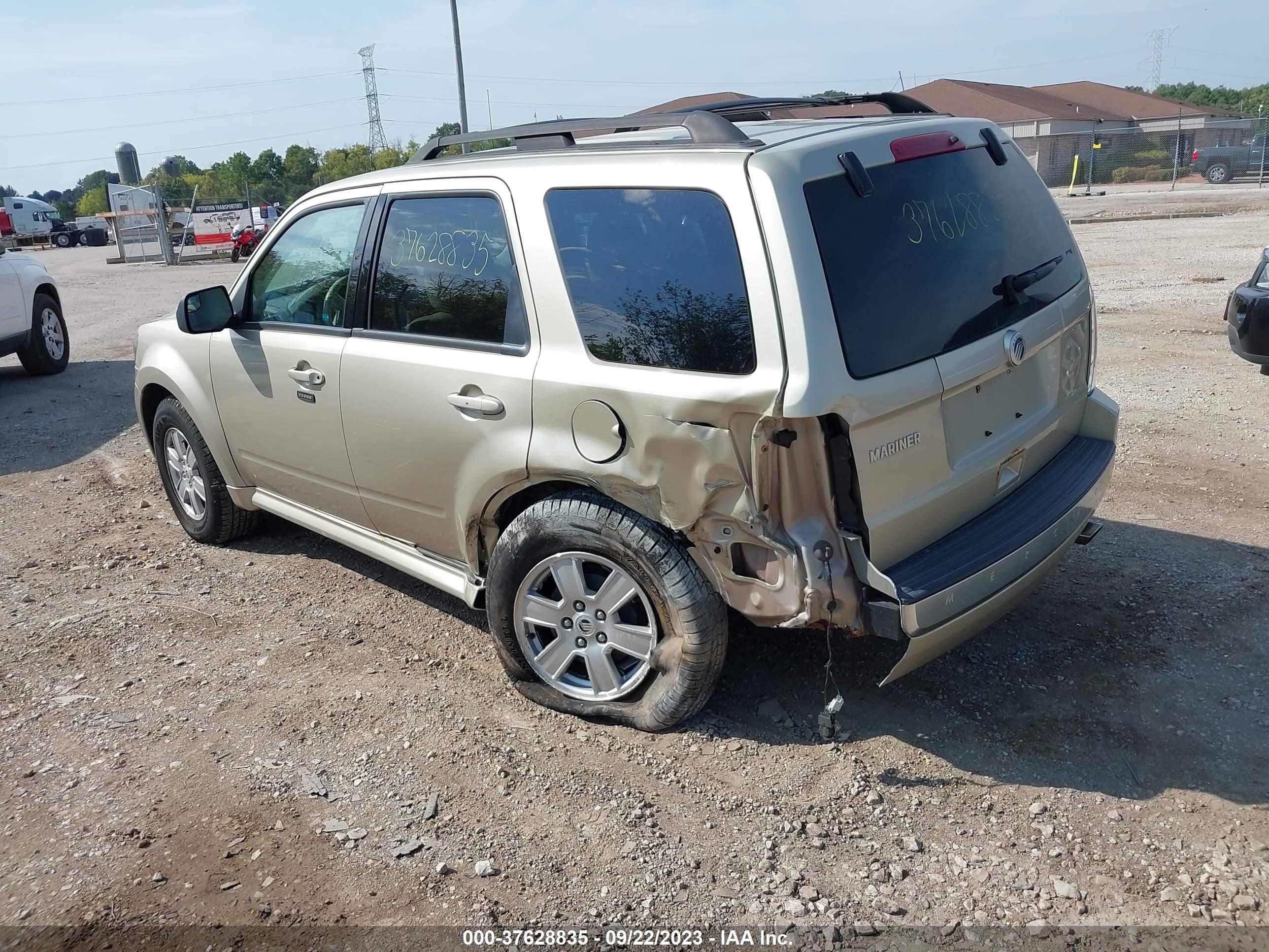 Photo 2 VIN: 4M2CN8B77AKJ14858 - MERCURY MARINER 