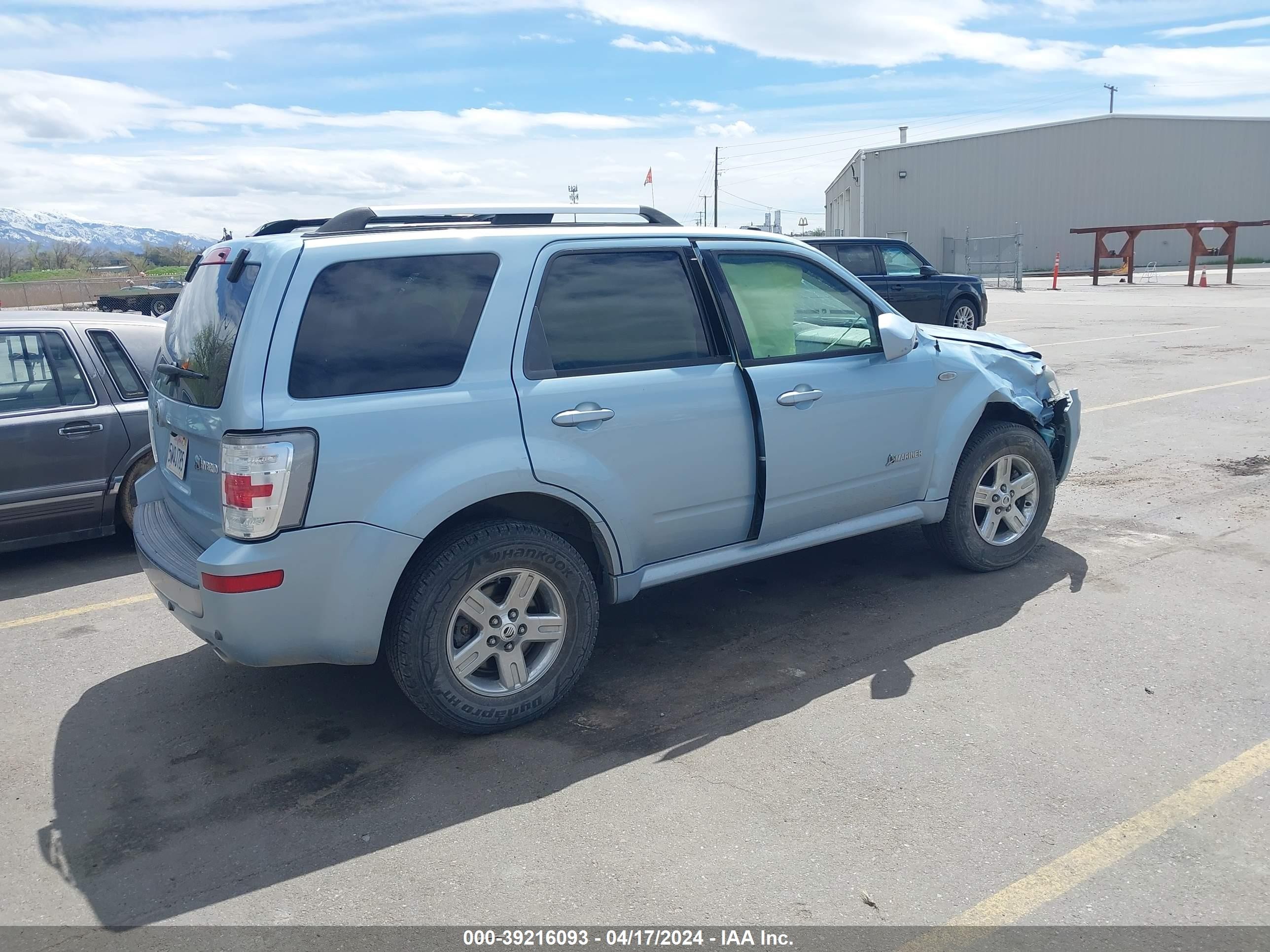 Photo 3 VIN: 4M2CU29H08KJ32627 - MERCURY MARINER 