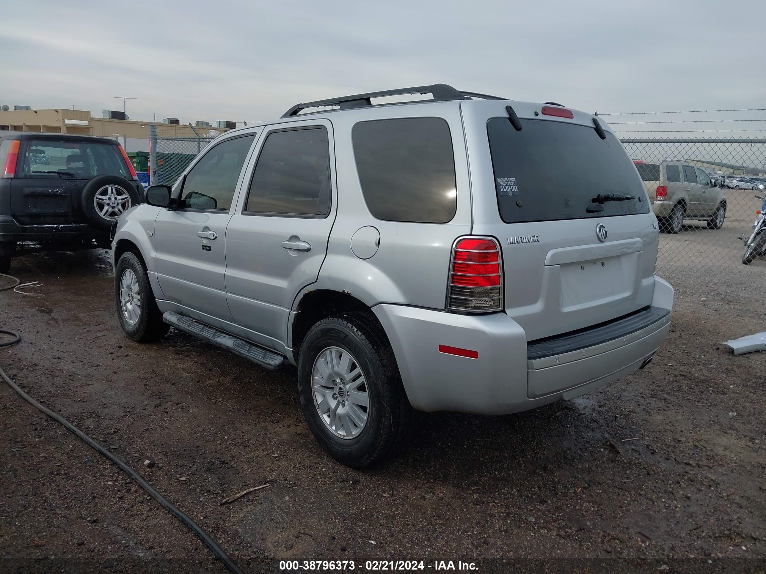 Photo 2 VIN: 4M2CU56116KJ08634 - MERCURY MARINER 