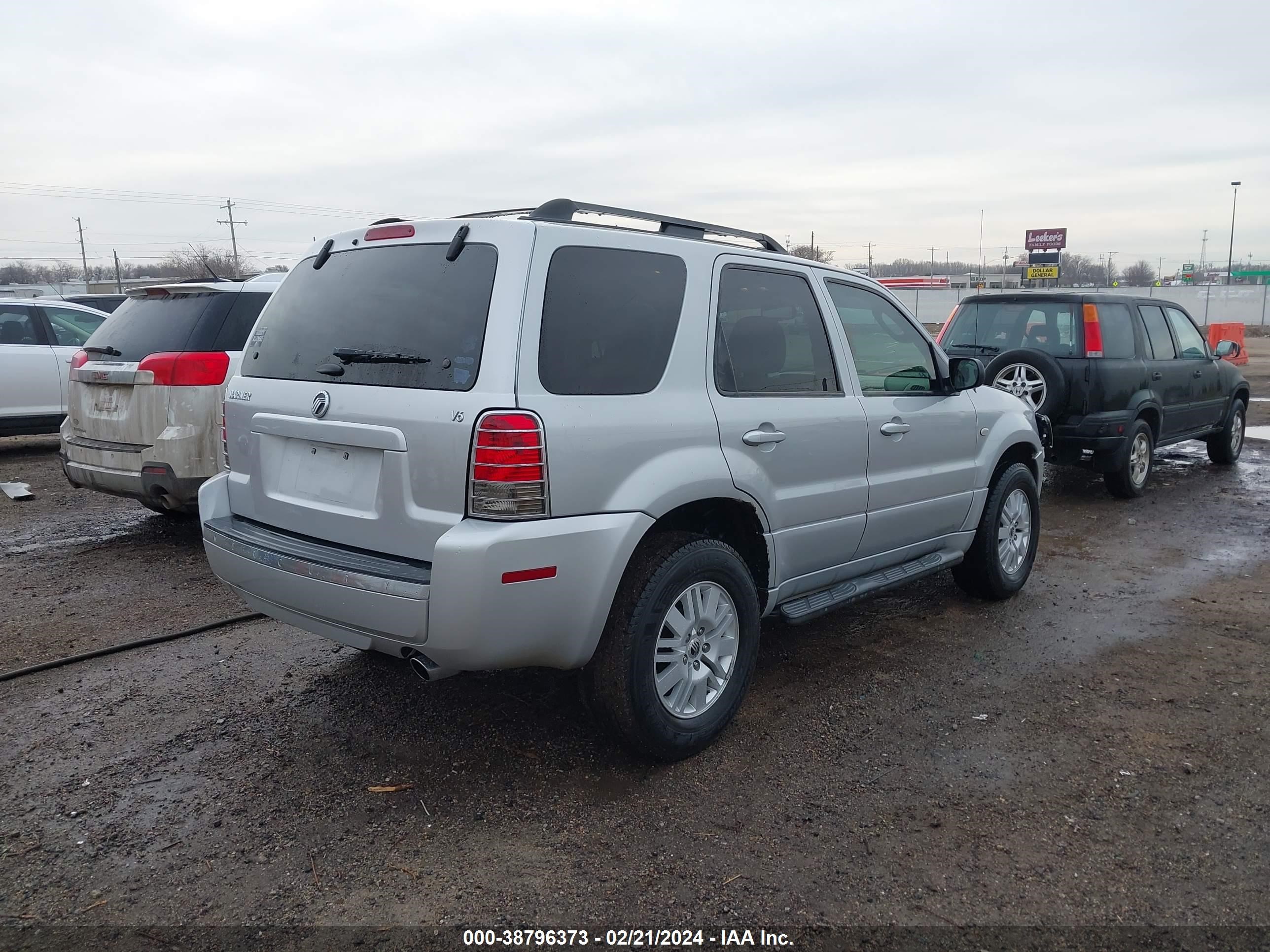 Photo 3 VIN: 4M2CU56116KJ08634 - MERCURY MARINER 