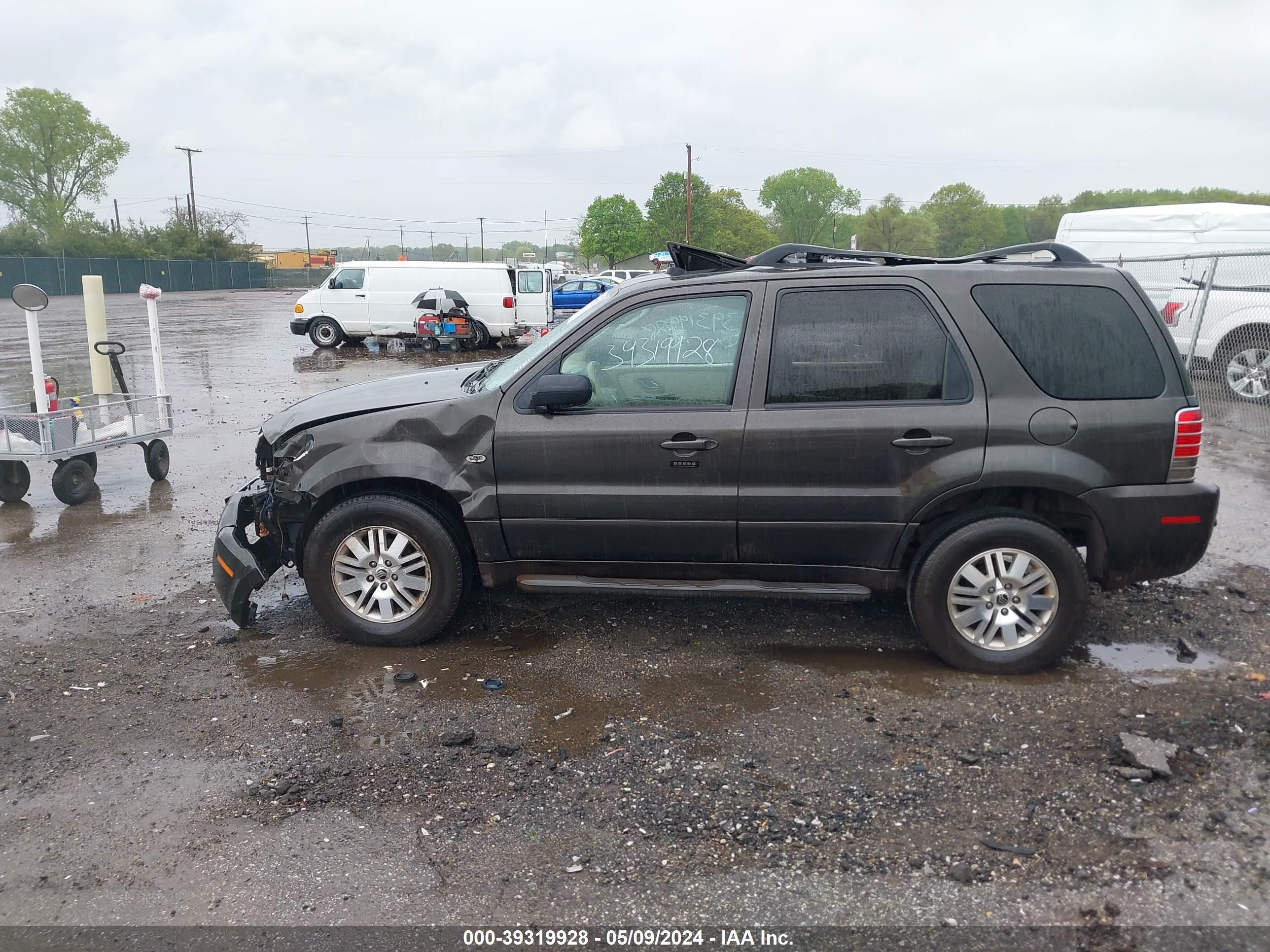 Photo 13 VIN: 4M2CU56146DJ03562 - MERCURY MARINER 