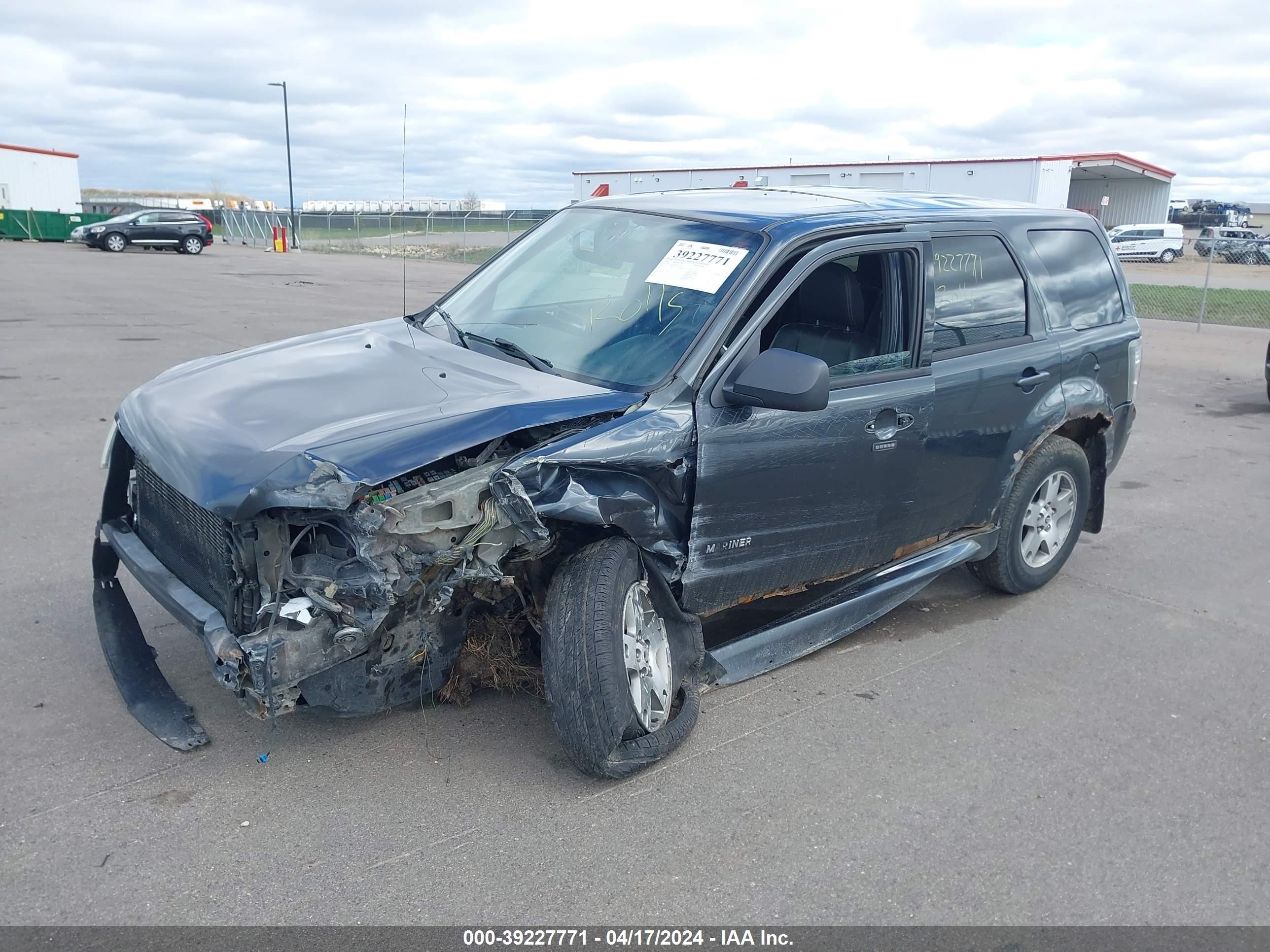 Photo 1 VIN: 4M2CU81138KJ19159 - MERCURY MARINER 