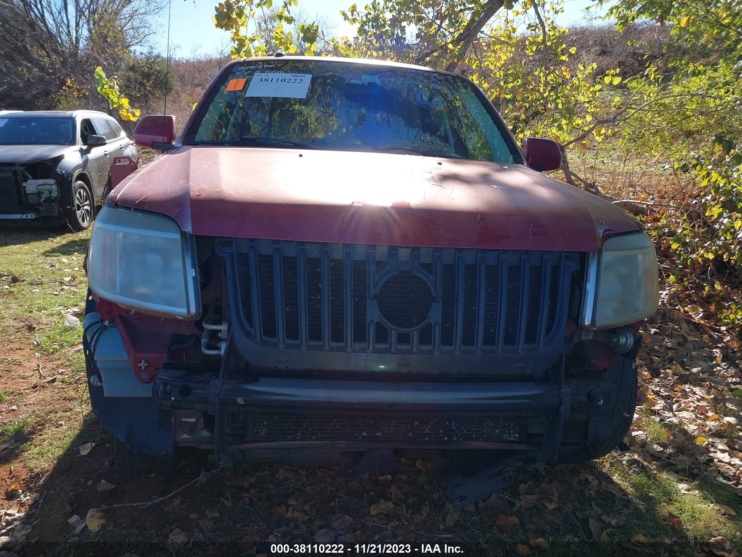 Photo 5 VIN: 4M2CU87198KJ54330 - MERCURY MARINER 