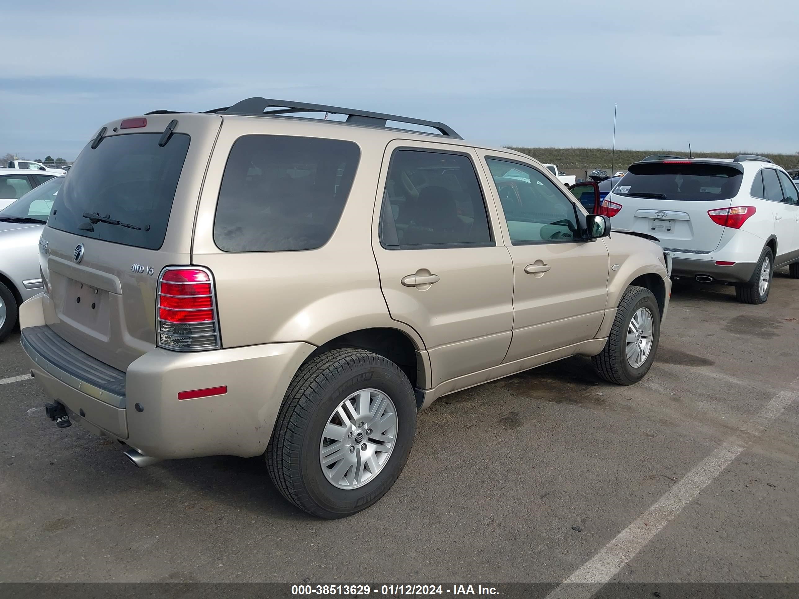 Photo 3 VIN: 4M2CU97137KJ12840 - MERCURY MARINER 