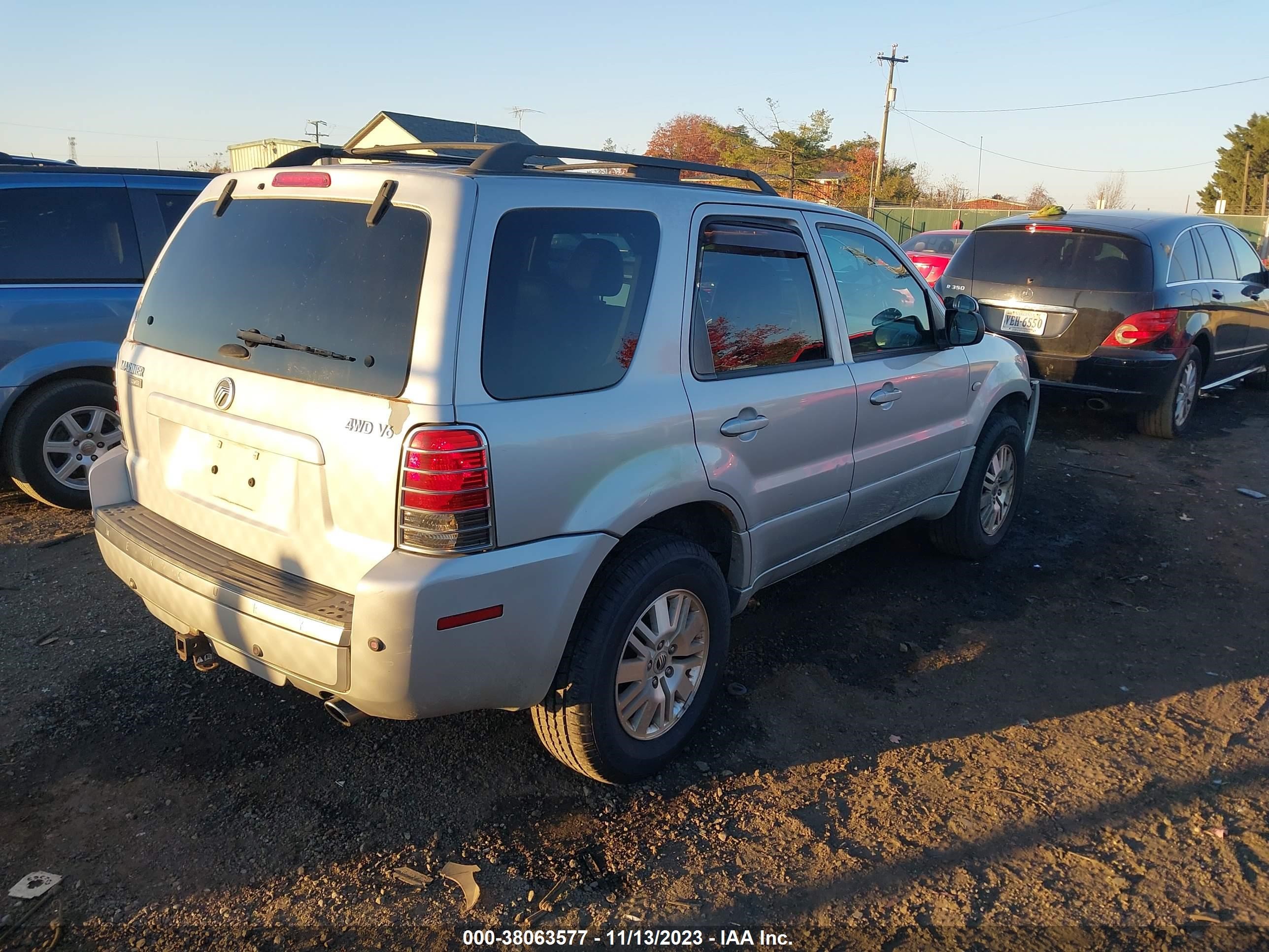 Photo 3 VIN: 4M2CU97147KJ05685 - MERCURY MARINER 