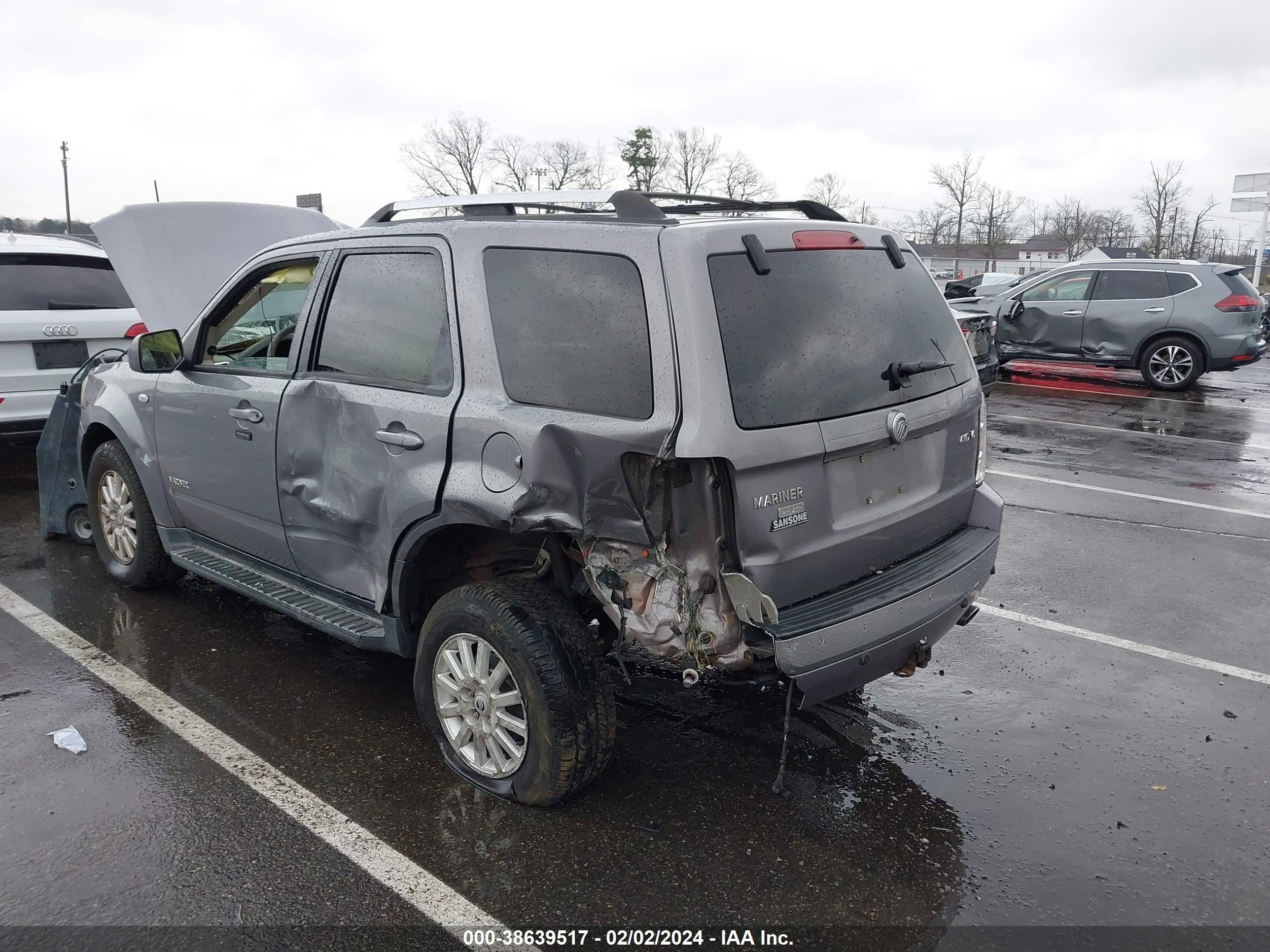 Photo 11 VIN: 4M2CU97198KJ28655 - MERCURY MARINER 