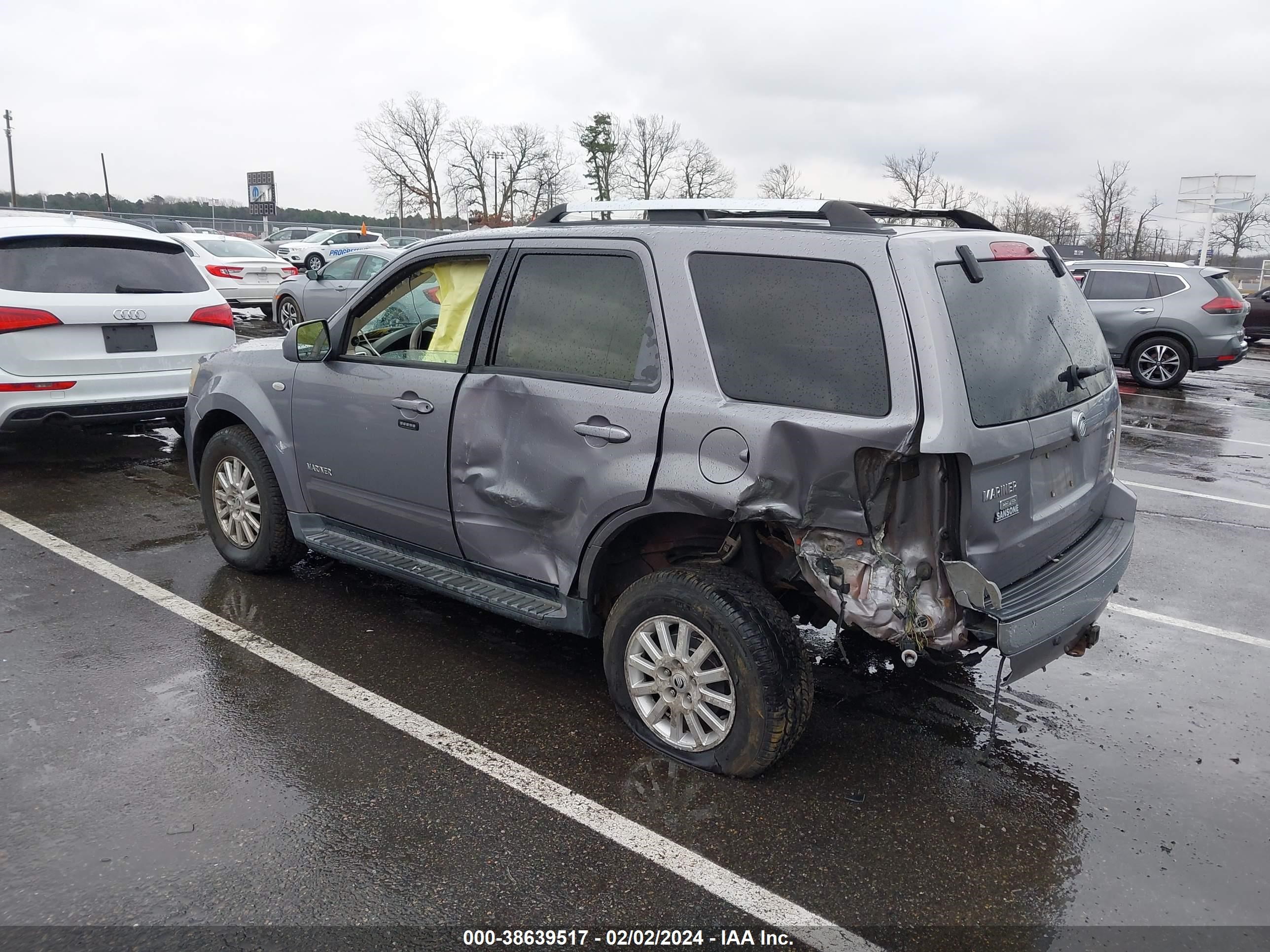 Photo 2 VIN: 4M2CU97198KJ28655 - MERCURY MARINER 