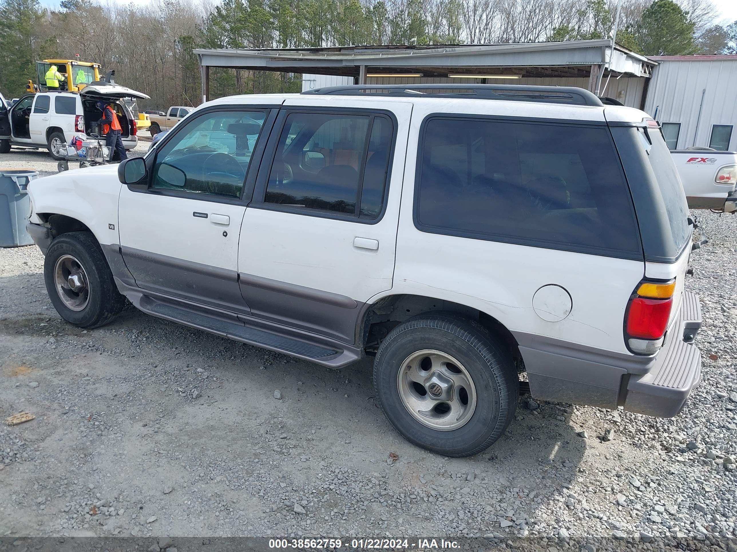 Photo 2 VIN: 4M2DU52P2VUJ63062 - MERCURY MOUNTAINEER 