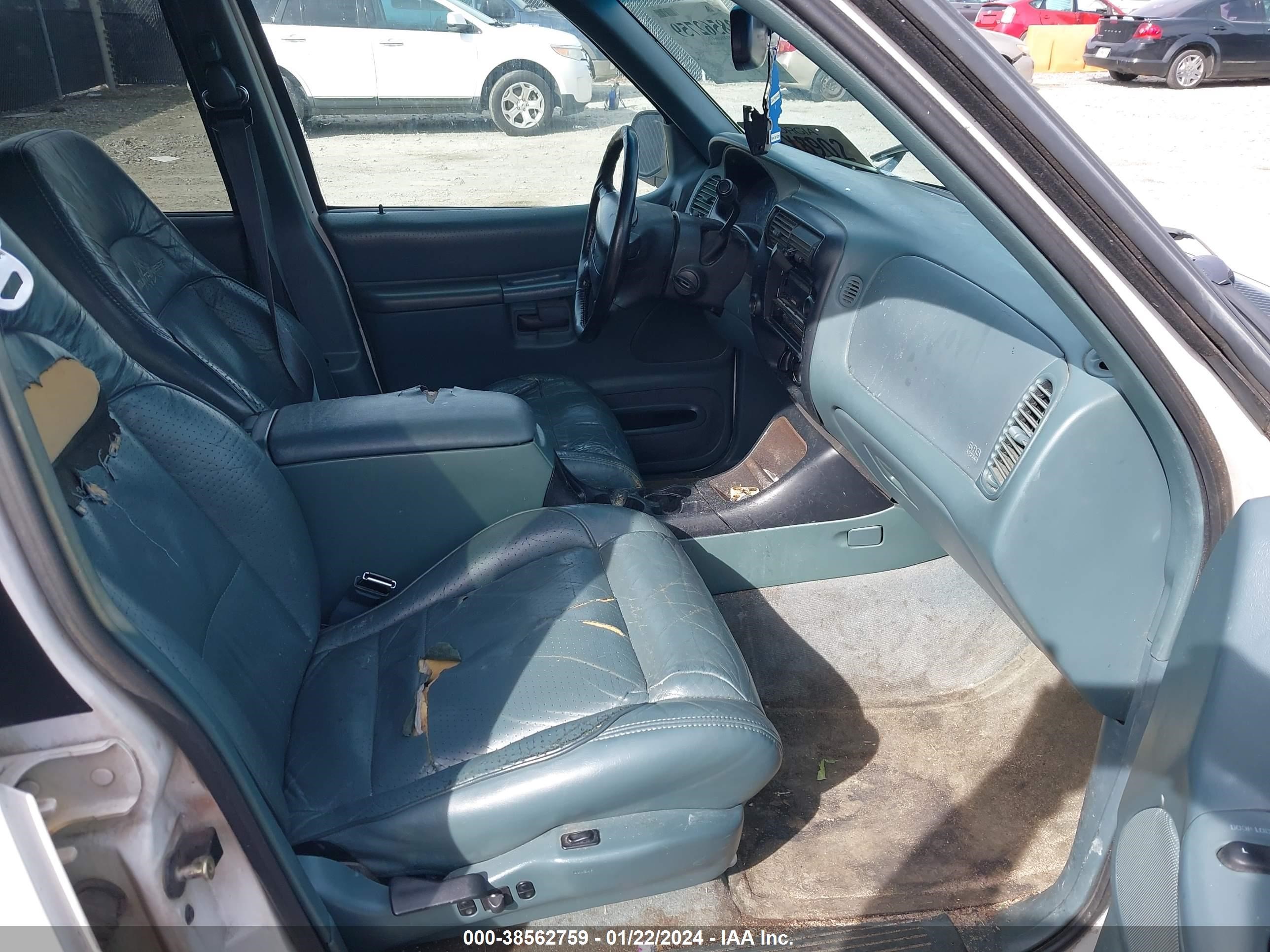 Photo 4 VIN: 4M2DU52P2VUJ63062 - MERCURY MOUNTAINEER 