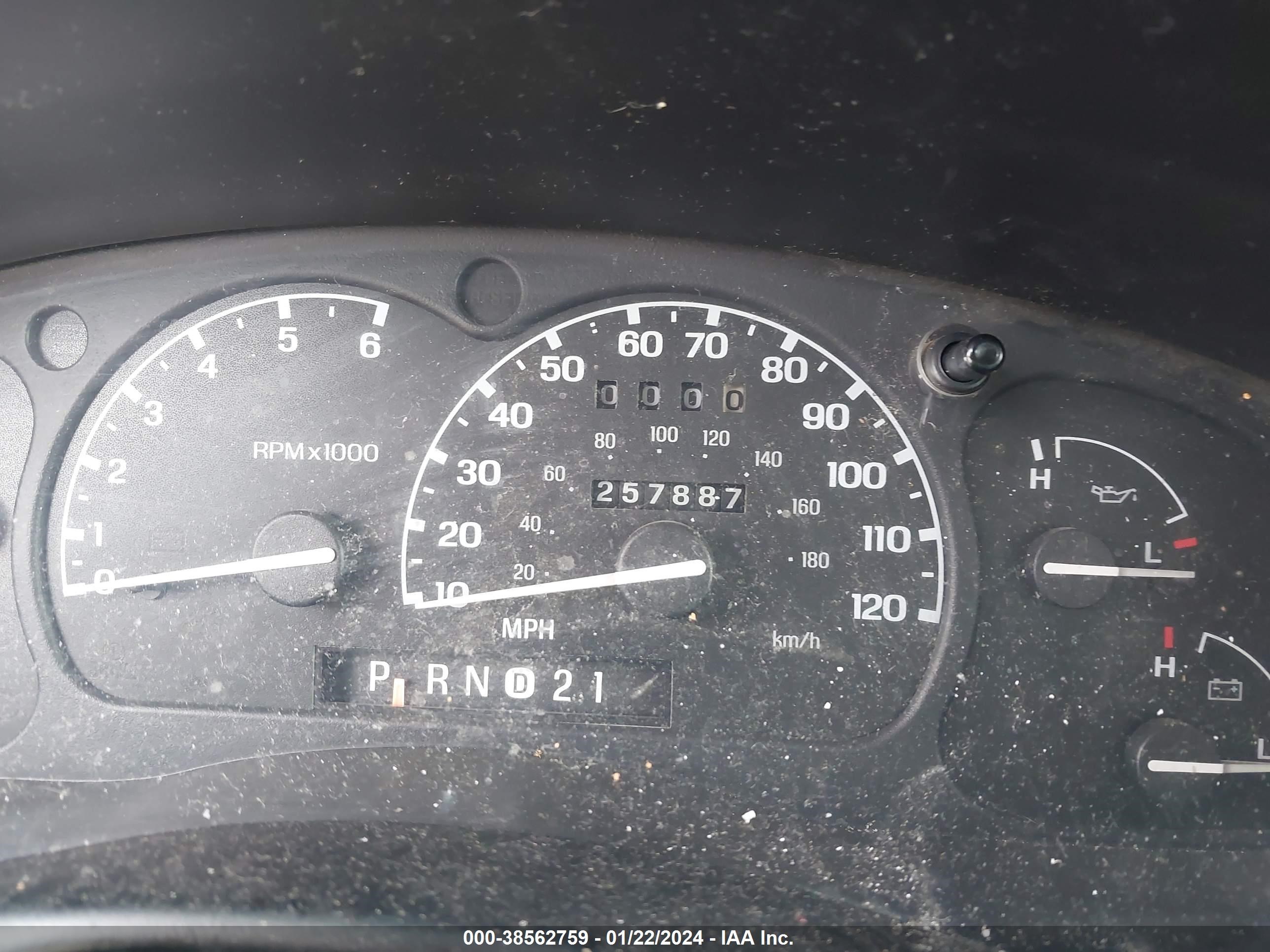 Photo 6 VIN: 4M2DU52P2VUJ63062 - MERCURY MOUNTAINEER 