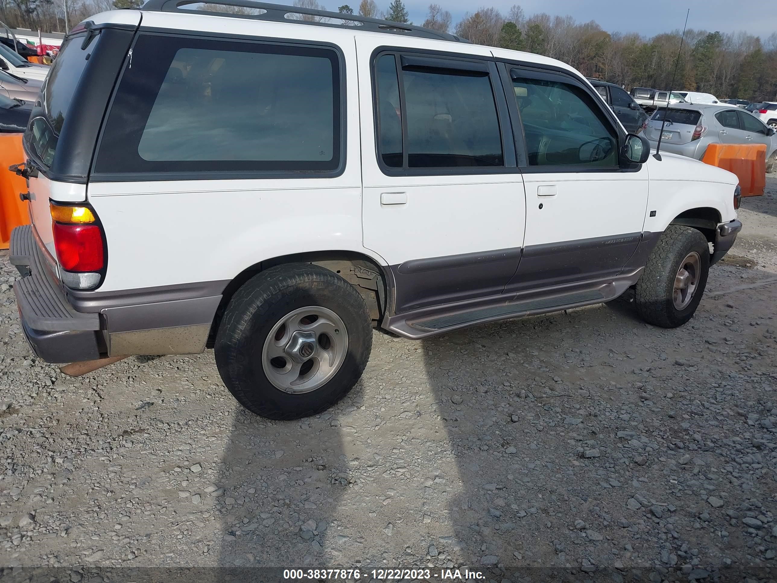 Photo 3 VIN: 4M2DU52PXVUJ47529 - MERCURY MOUNTAINEER 