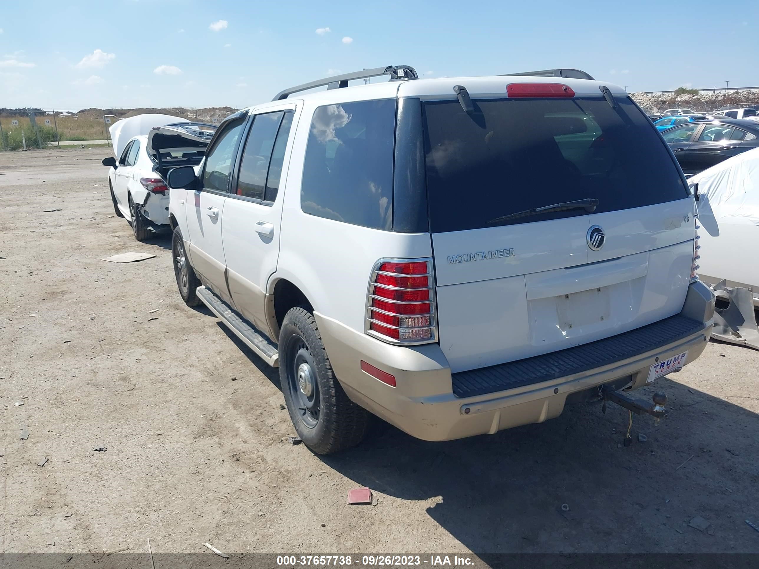 Photo 2 VIN: 4M2DU66W14ZJ16758 - MERCURY MOUNTAINEER 