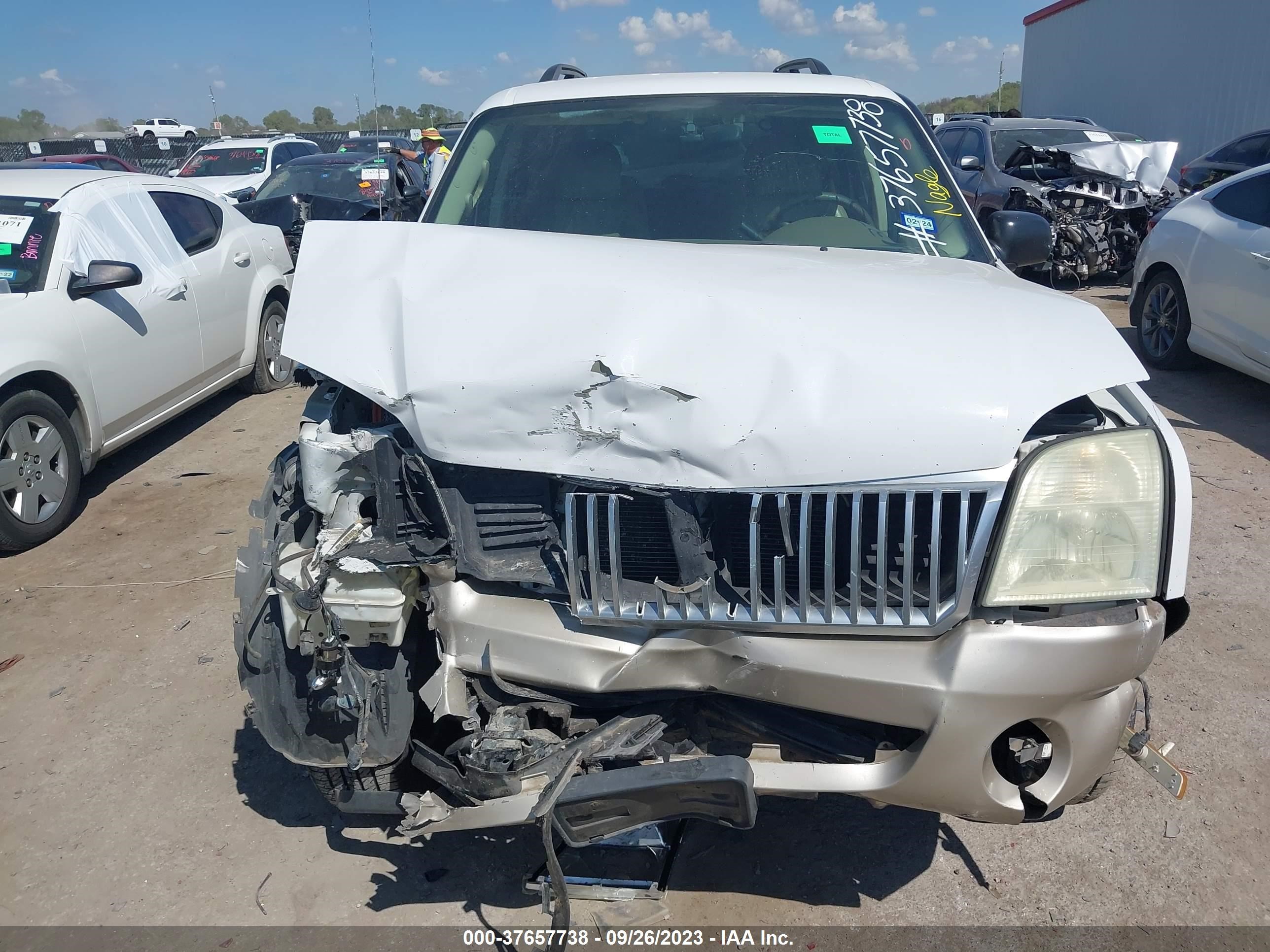 Photo 5 VIN: 4M2DU66W14ZJ16758 - MERCURY MOUNTAINEER 