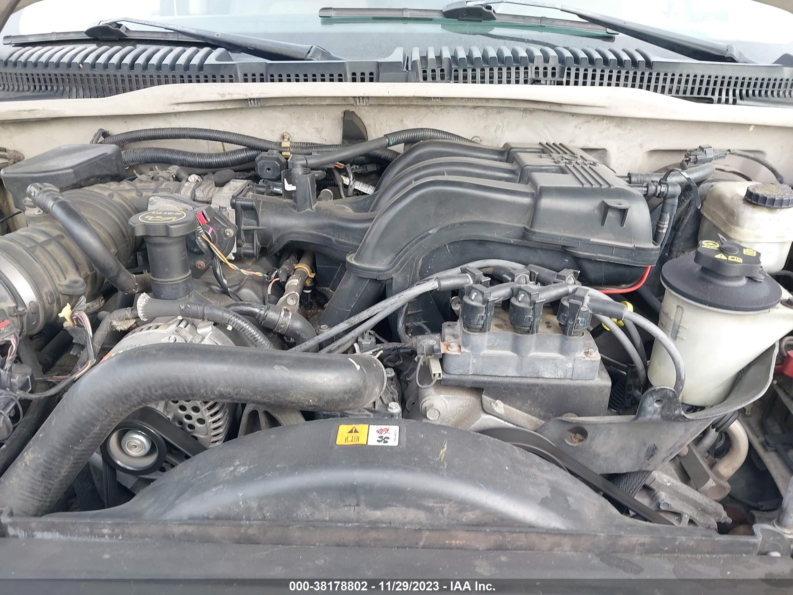 Photo 9 VIN: 4M2DU86K35ZJ30445 - MERCURY MOUNTAINEER 