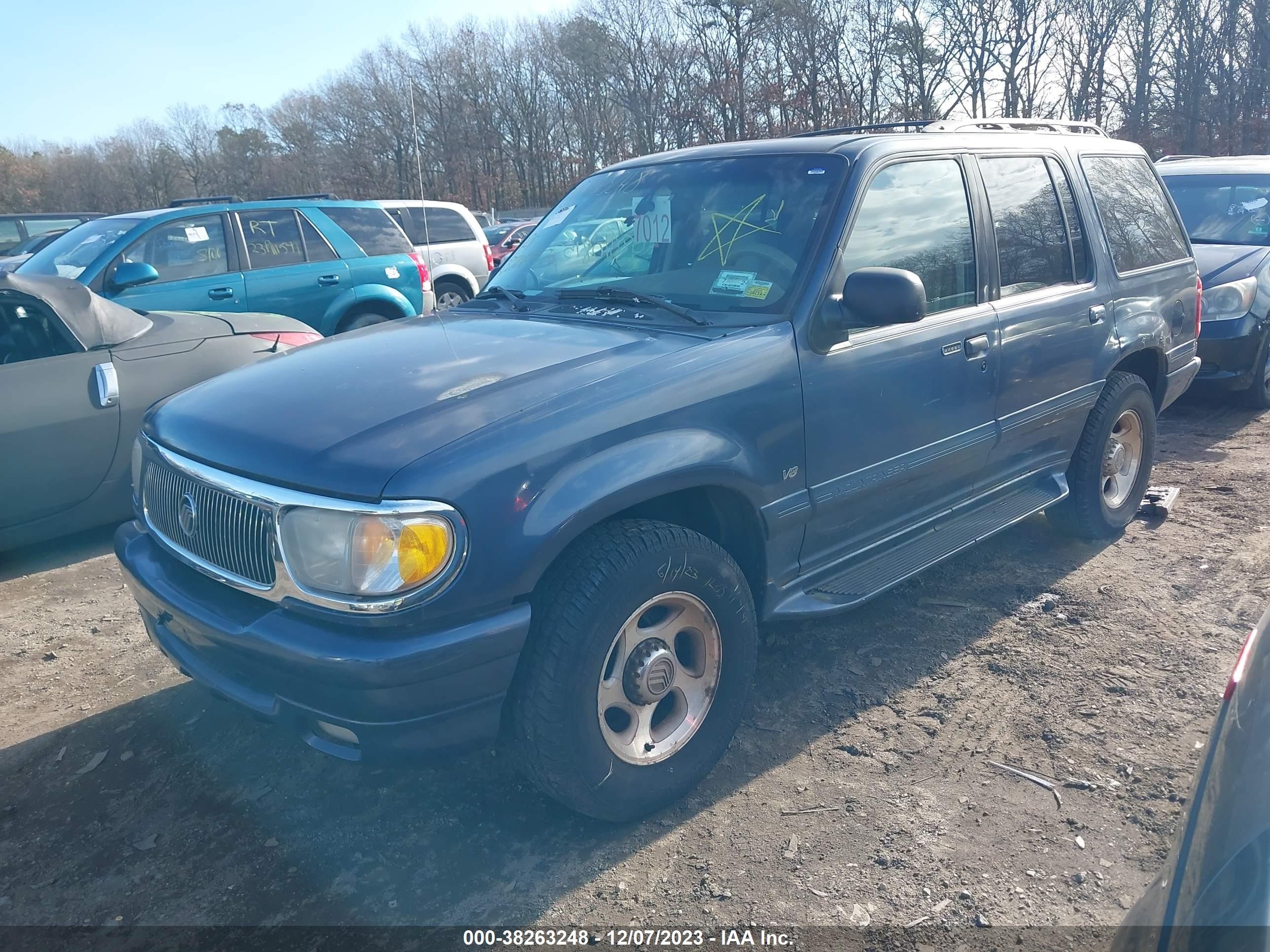 Photo 1 VIN: 4M2DU86P4YUJ35229 - MERCURY MOUNTAINEER 