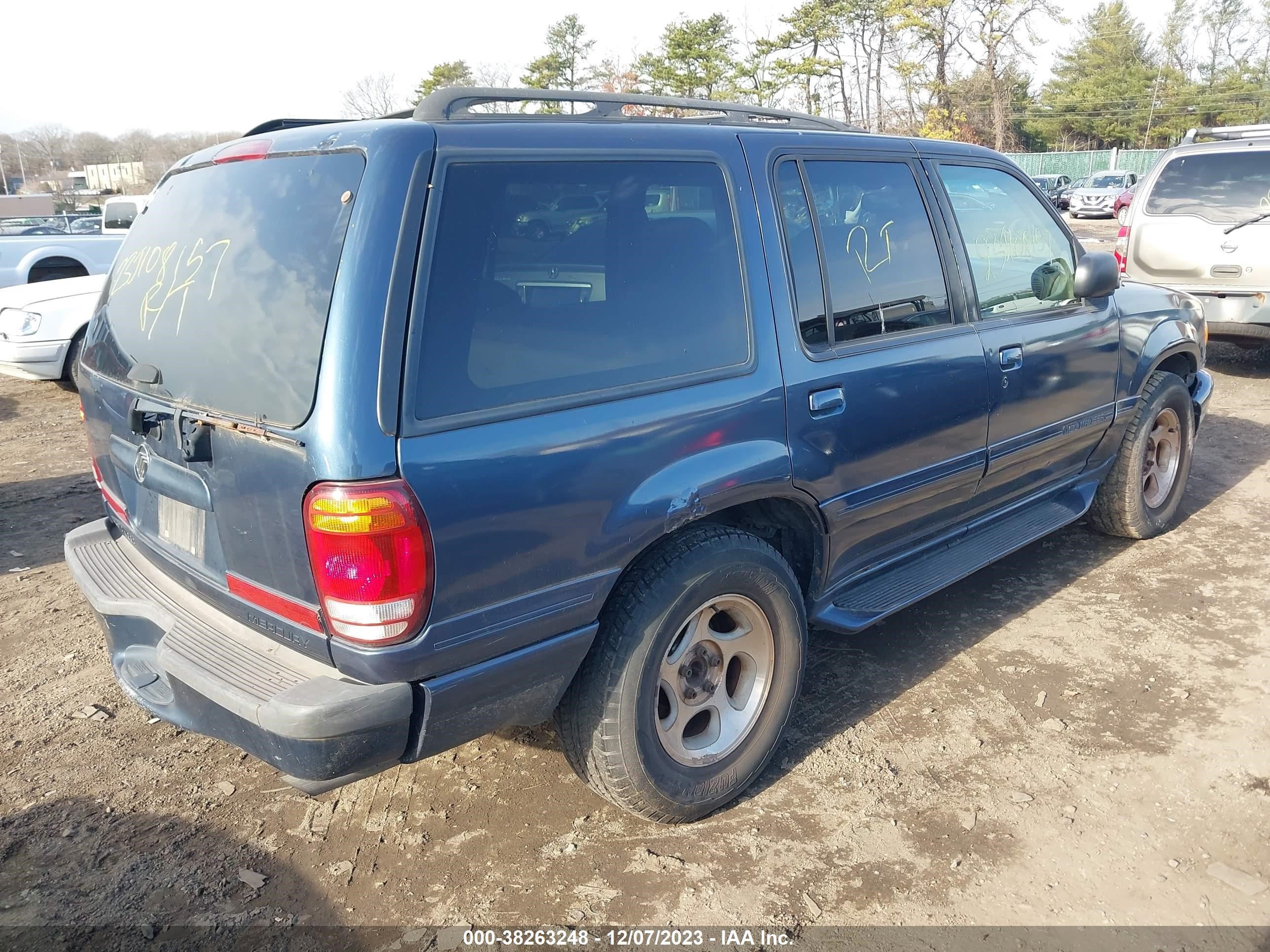 Photo 3 VIN: 4M2DU86P4YUJ35229 - MERCURY MOUNTAINEER 