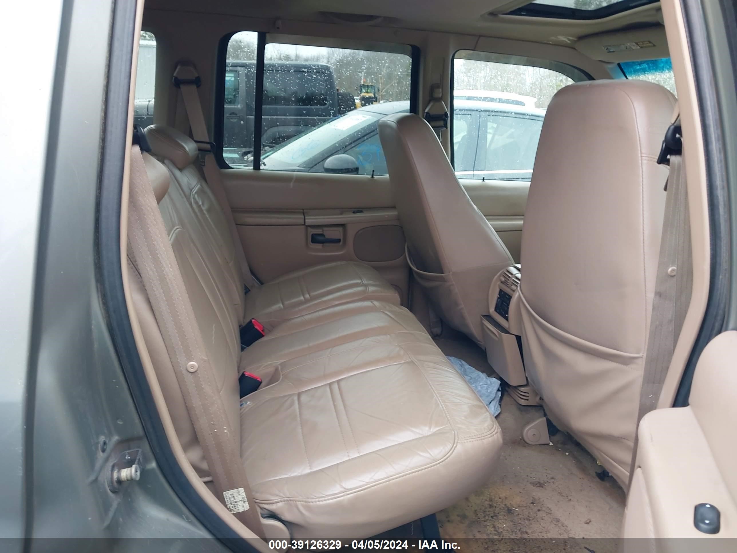 Photo 7 VIN: 4M2DU86P4YUJ44433 - MERCURY MOUNTAINEER 