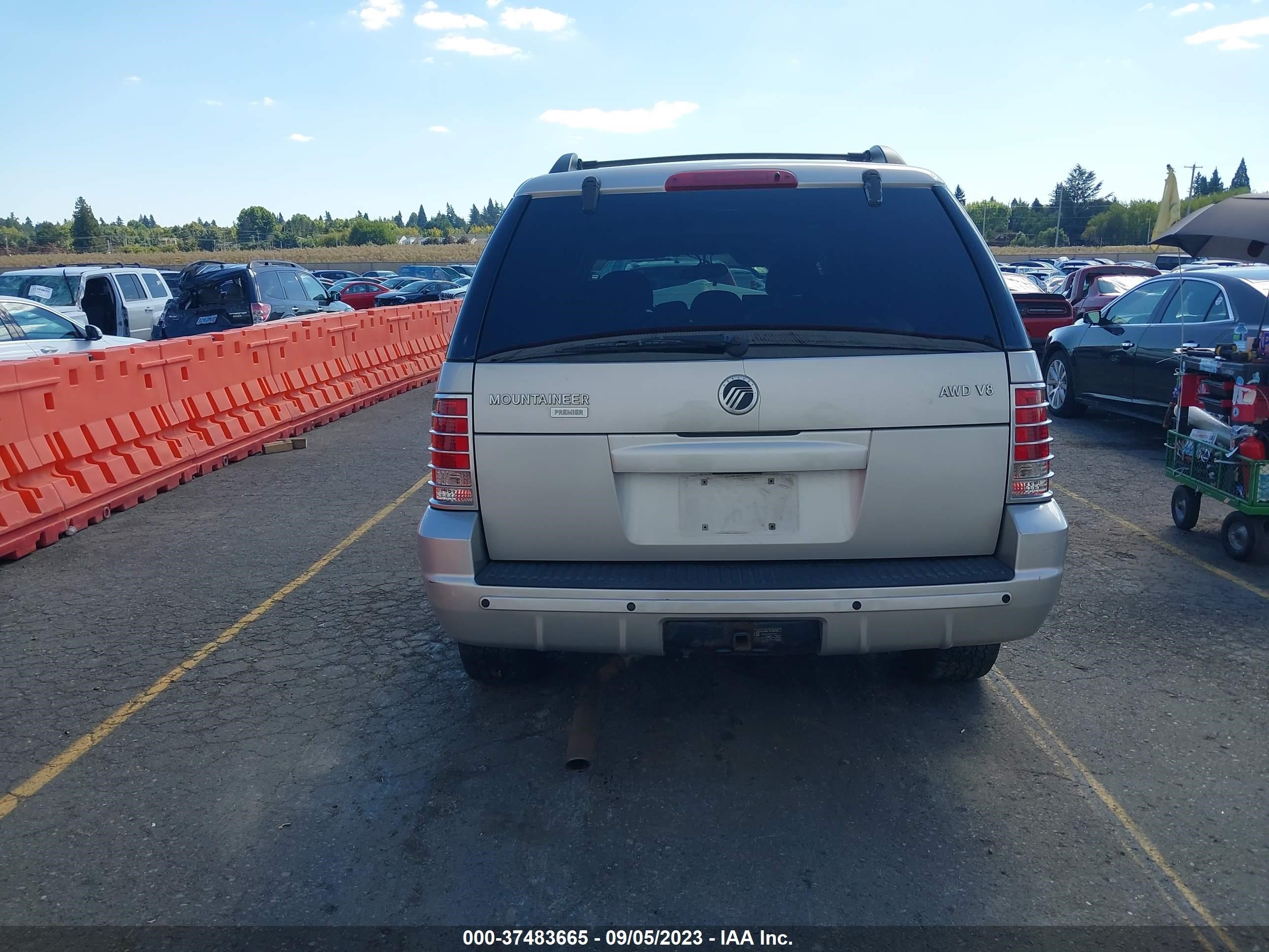 Photo 15 VIN: 4M2DU86W25ZJ03580 - MERCURY MOUNTAINEER 