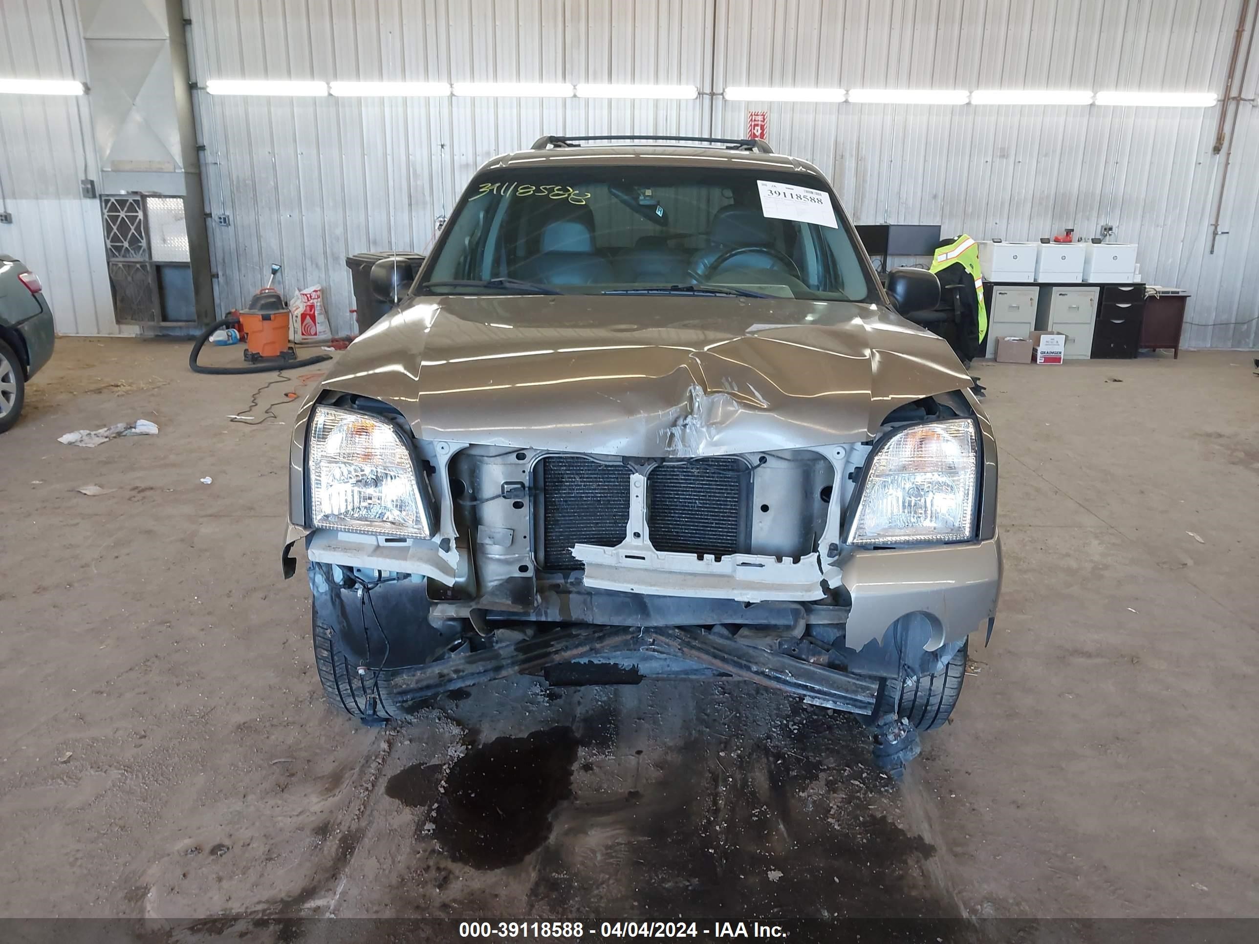 Photo 12 VIN: 4M2DU86W42ZJ15788 - MERCURY MOUNTAINEER 