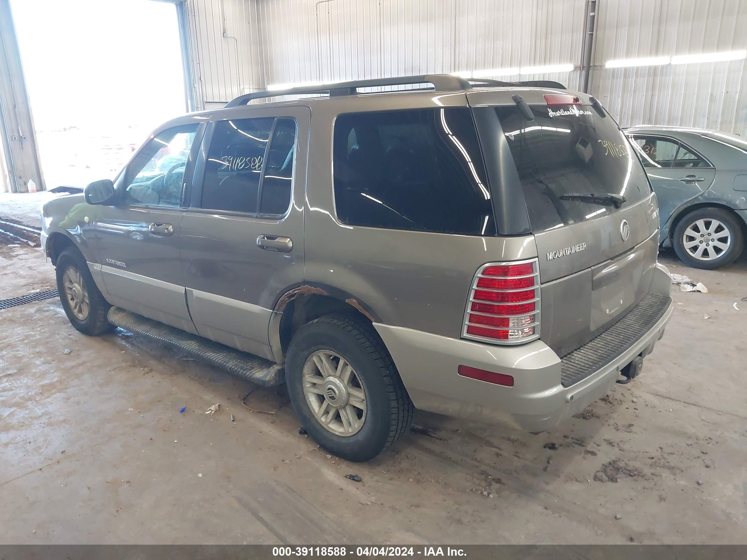 Photo 2 VIN: 4M2DU86W42ZJ15788 - MERCURY MOUNTAINEER 